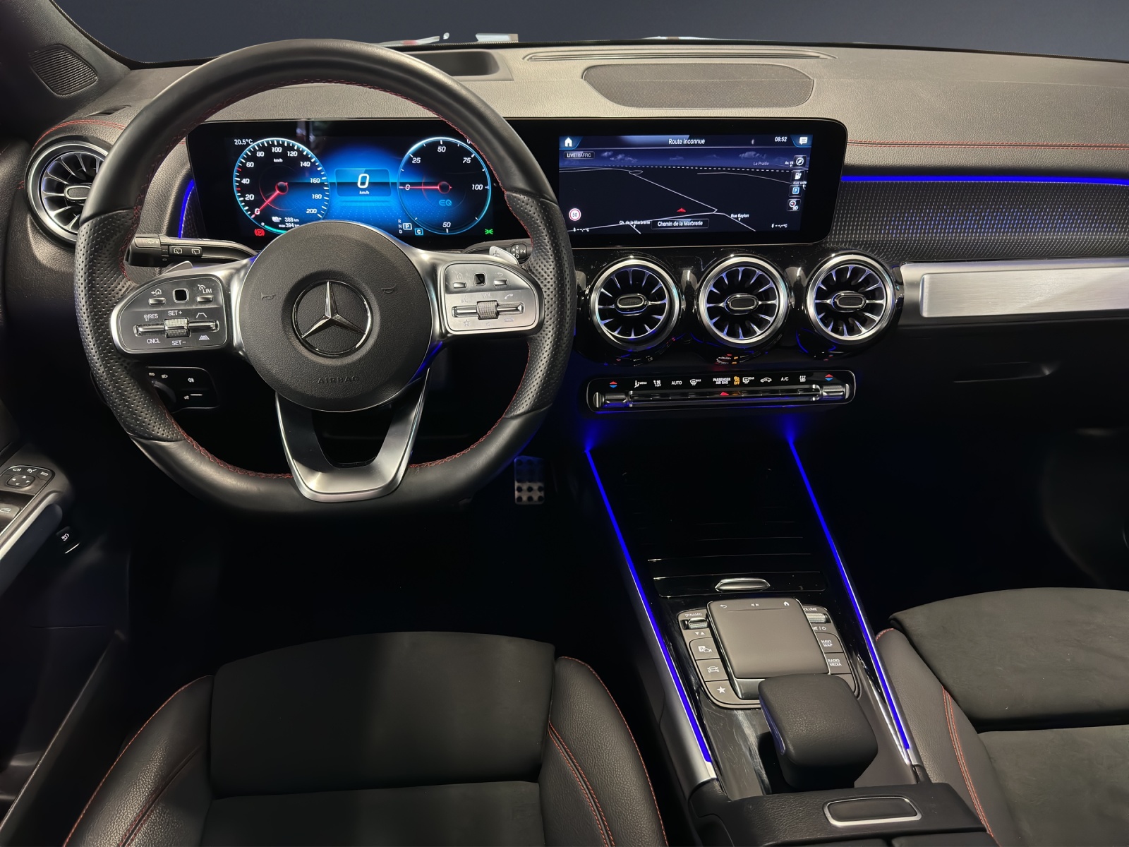 Image MERCEDES-BENZ EQB-300 EQB 300 4Matic AMG Line