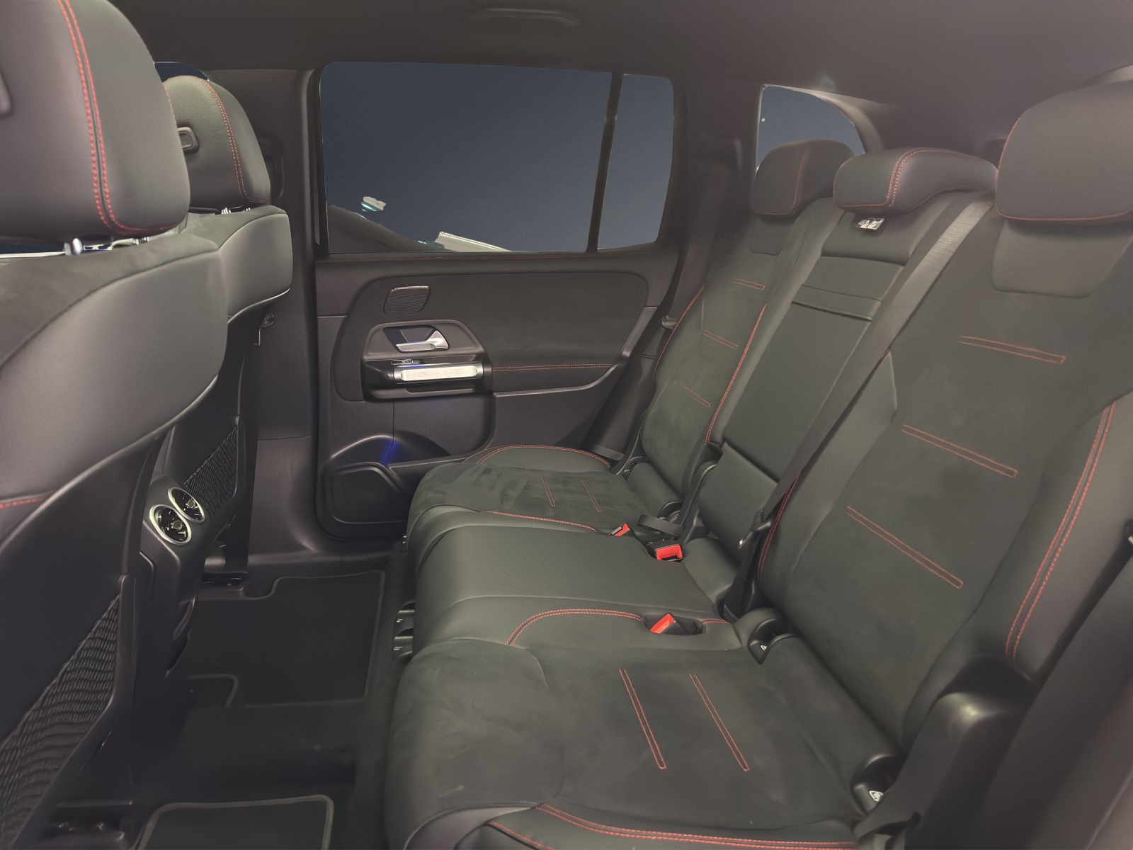 Image MERCEDES-BENZ EQB-300 EQB 300 4Matic AMG Line