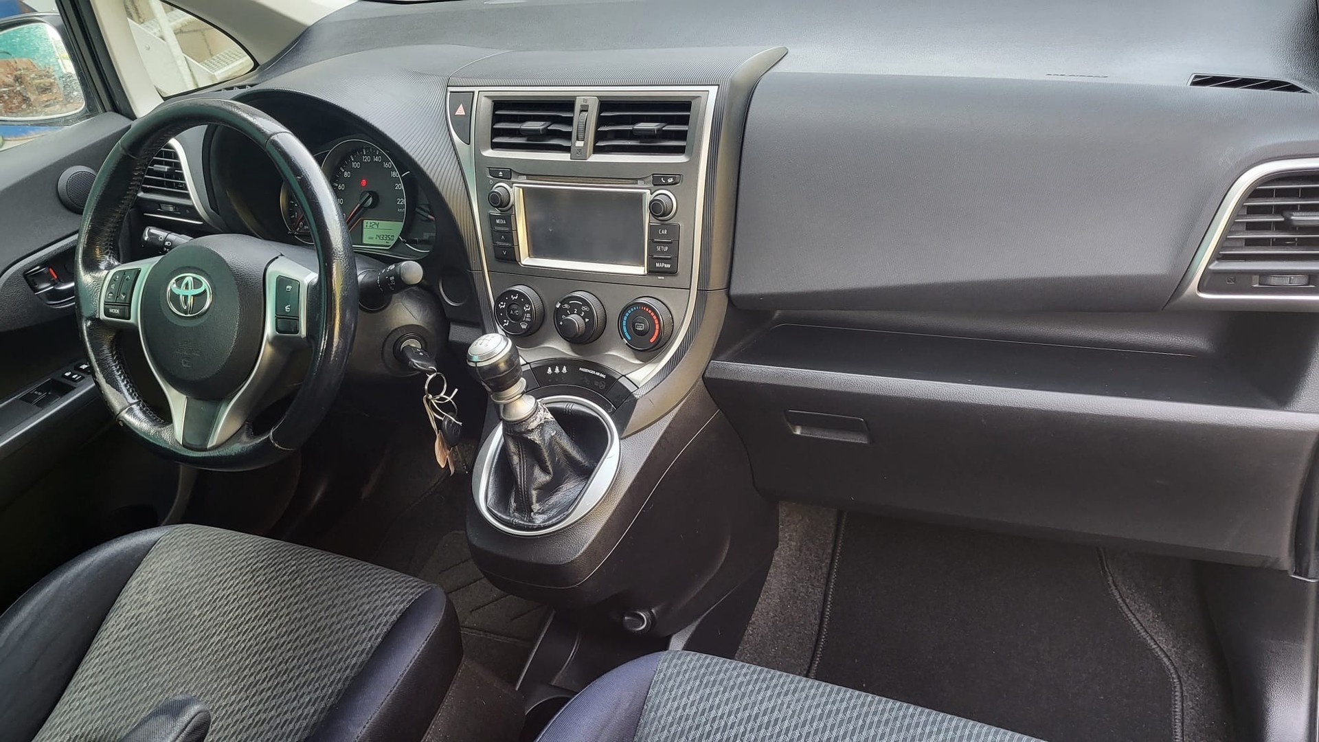 TOYOTA Verso-S 1.4 D-4D Linea Sol-image-11