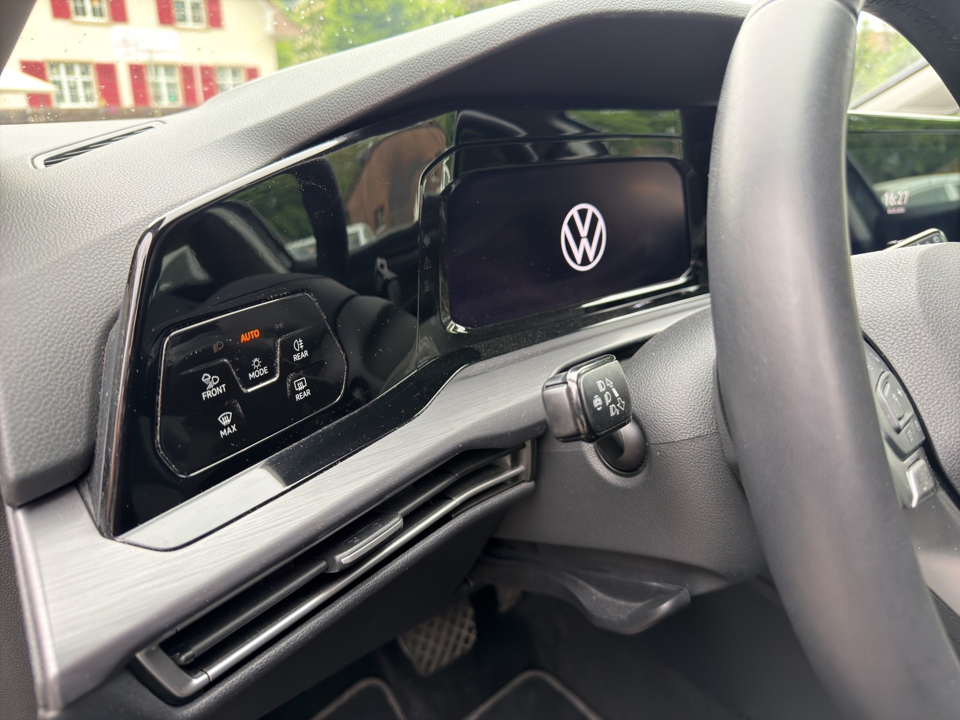 VW Golf 1.5 eTSI mHEV ACT Style DSG-image-10