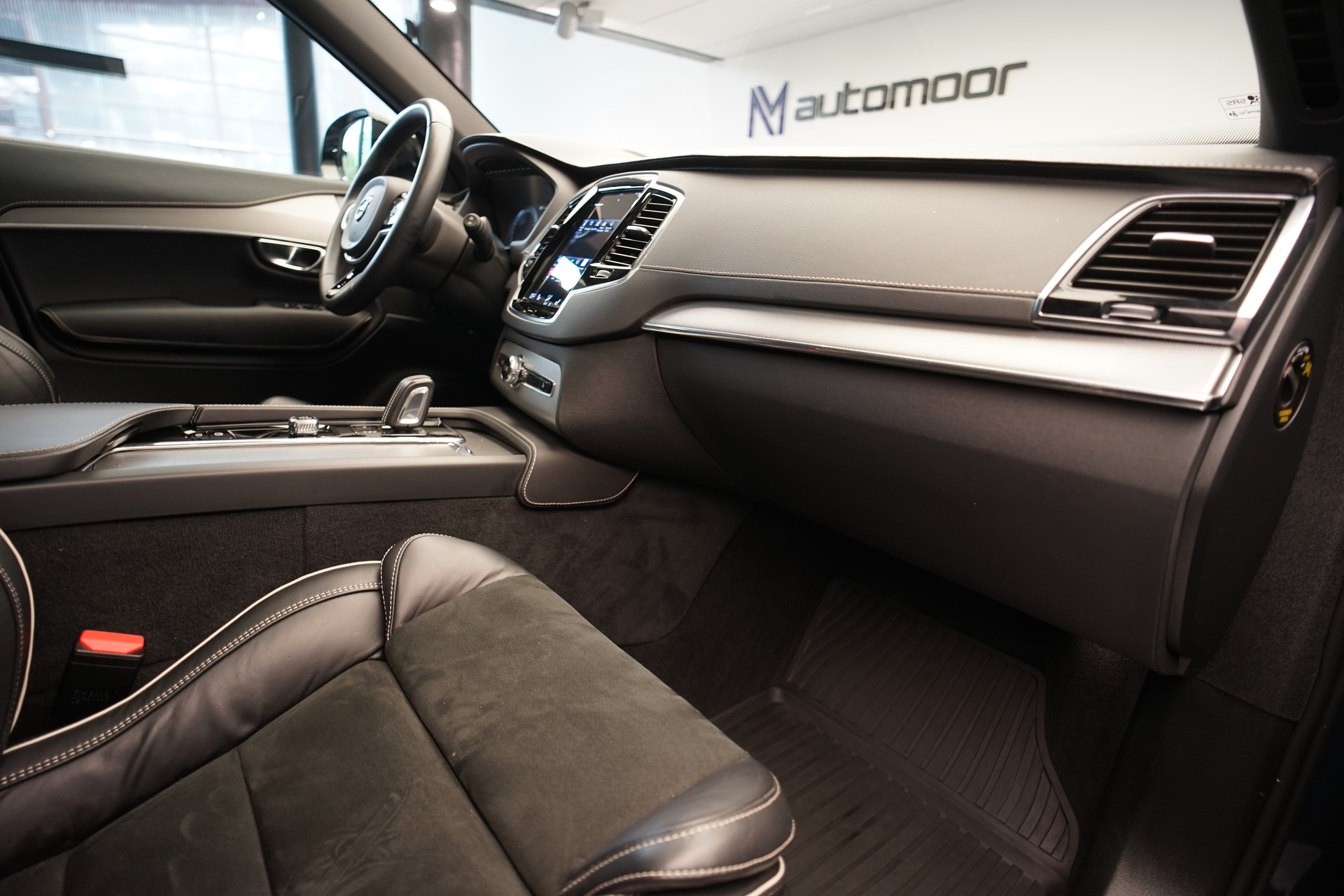 VOLVO XC90 T8 eAWD PluginHybrid R-Design Geartronic *Gratisservice* *7 Plätze*-image-14