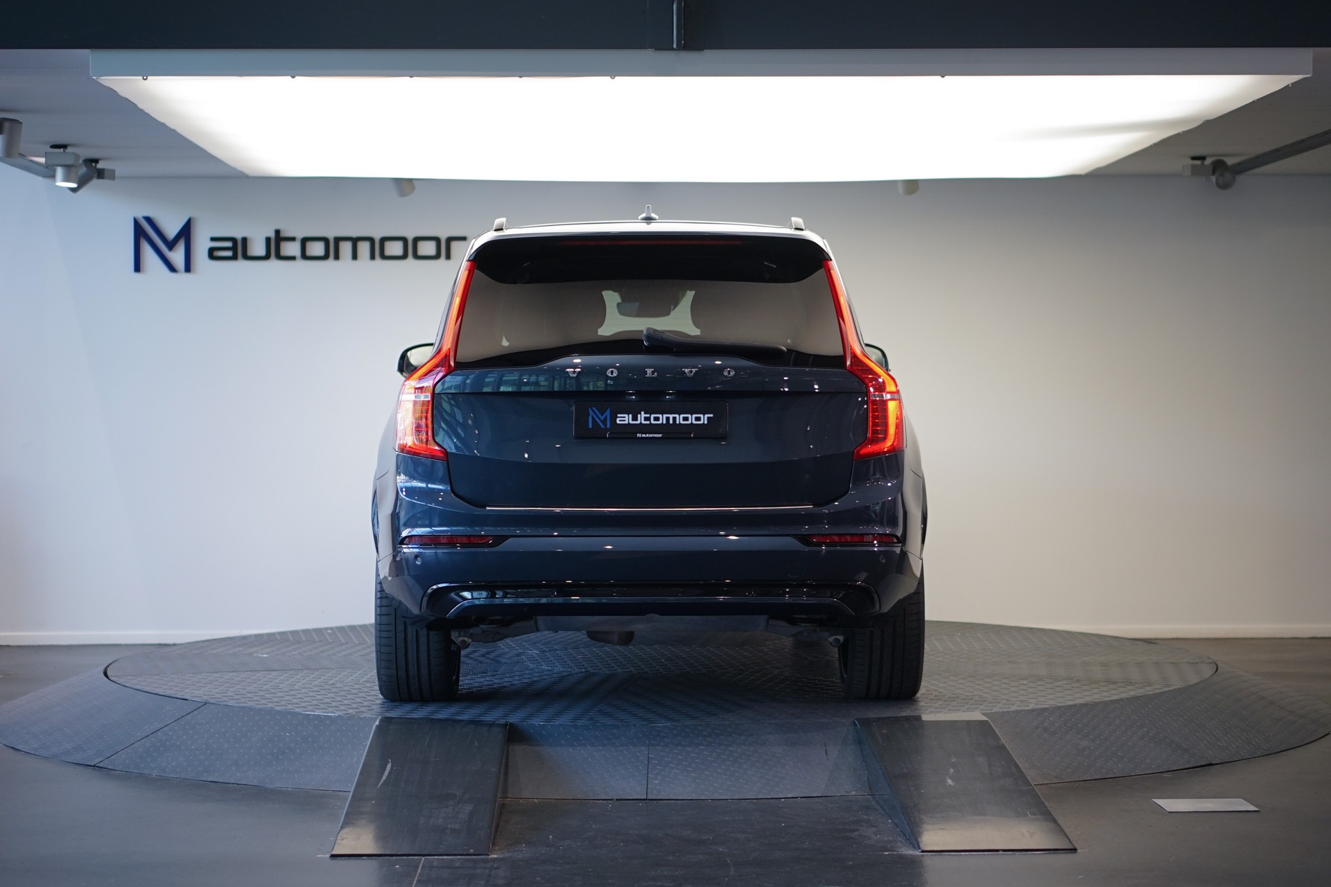 VOLVO XC90 T8 eAWD PluginHybrid R-Design Geartronic *Gratisservice* *7 Plätze*-image-5