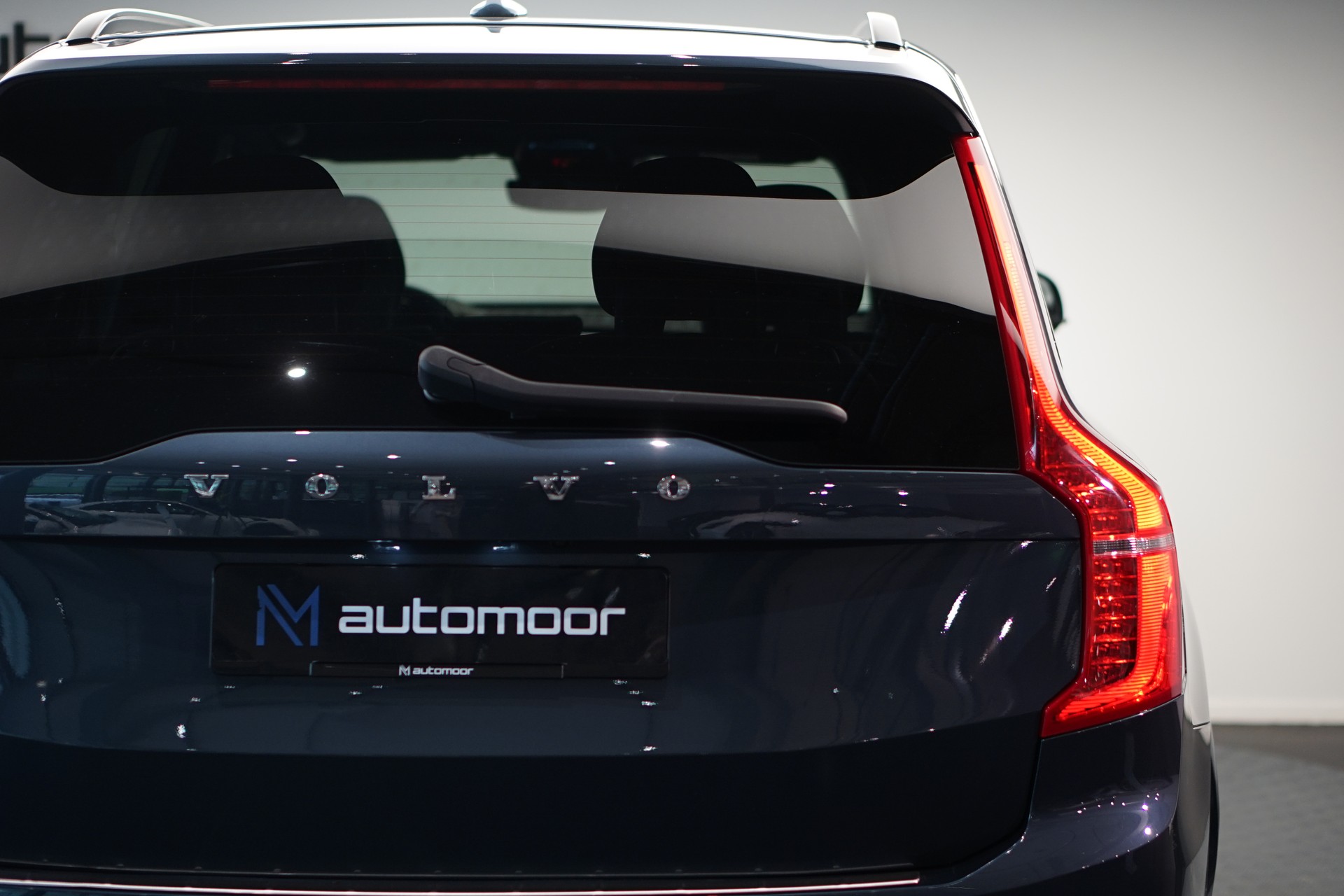 VOLVO XC90 T8 eAWD PluginHybrid R-Design Geartronic *Gratisservice* *7 Plätze*-image-10