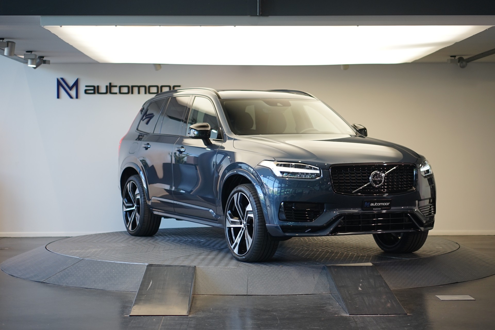 VOLVO XC90 T8 eAWD PluginHybrid R-Design Geartronic *Gratisservice* *7 Plätze*-image-2