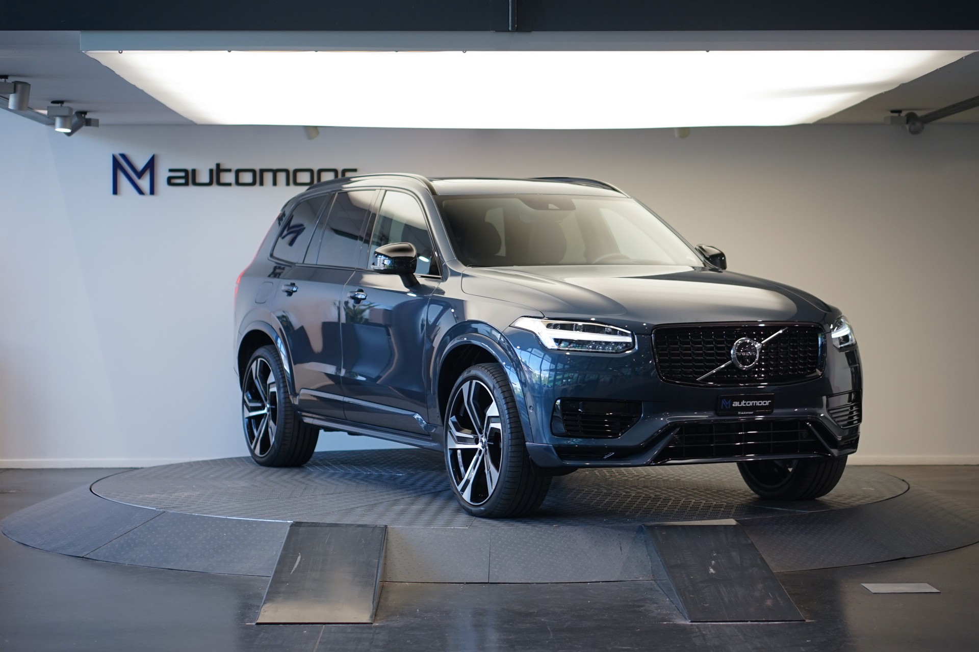 VOLVO XC90 T8 eAWD PluginHybrid R-Design Geartronic *Gratisservice* *7 Plätze*-image-2