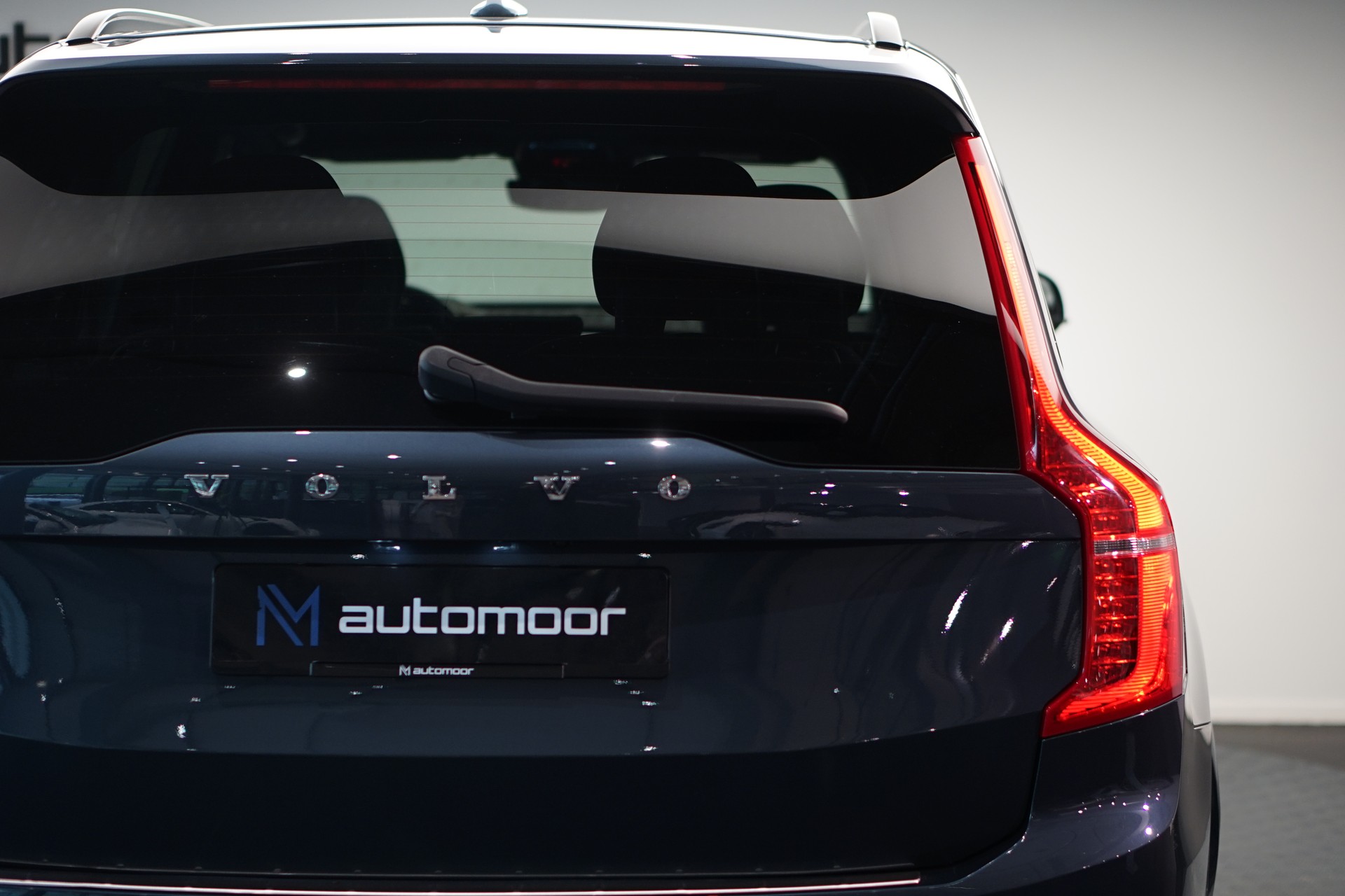 VOLVO XC90 T8 eAWD PluginHybrid R-Design Geartronic *Gratisservice* *7 Plätze*-image-10