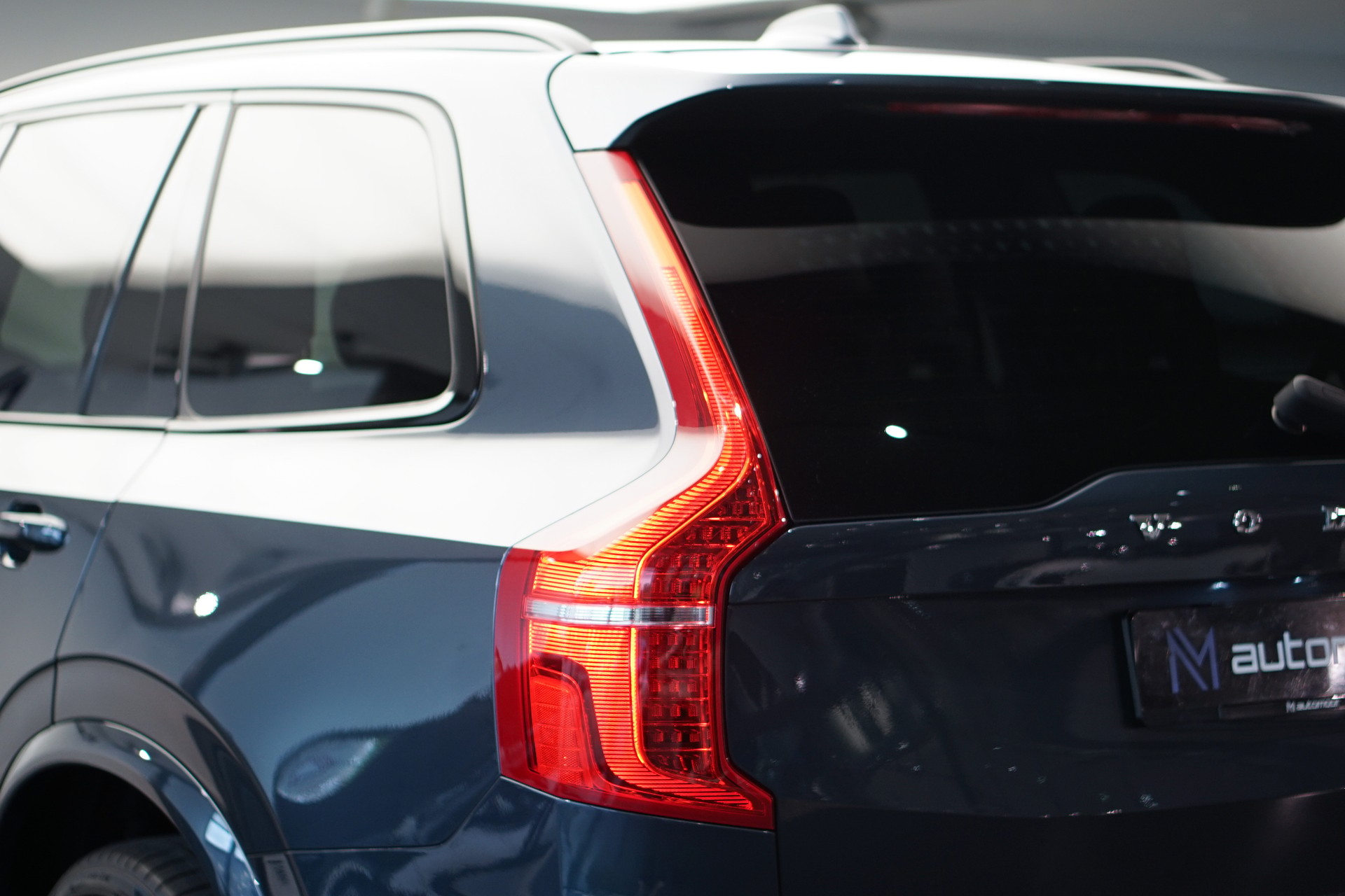 VOLVO XC90 T8 eAWD PluginHybrid R-Design Geartronic *Gratisservice* *7 Plätze*-image-42