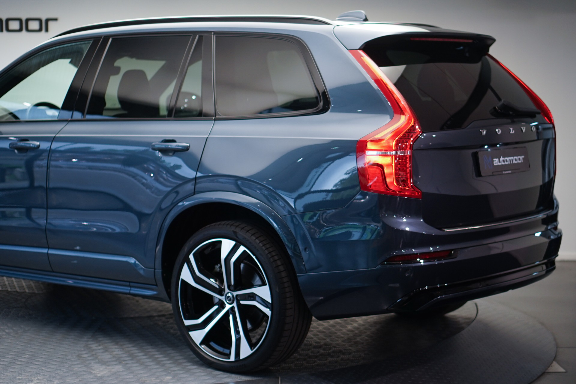 VOLVO XC90 T8 eAWD PluginHybrid R-Design Geartronic *Gratisservice* *7 Plätze*-image-43