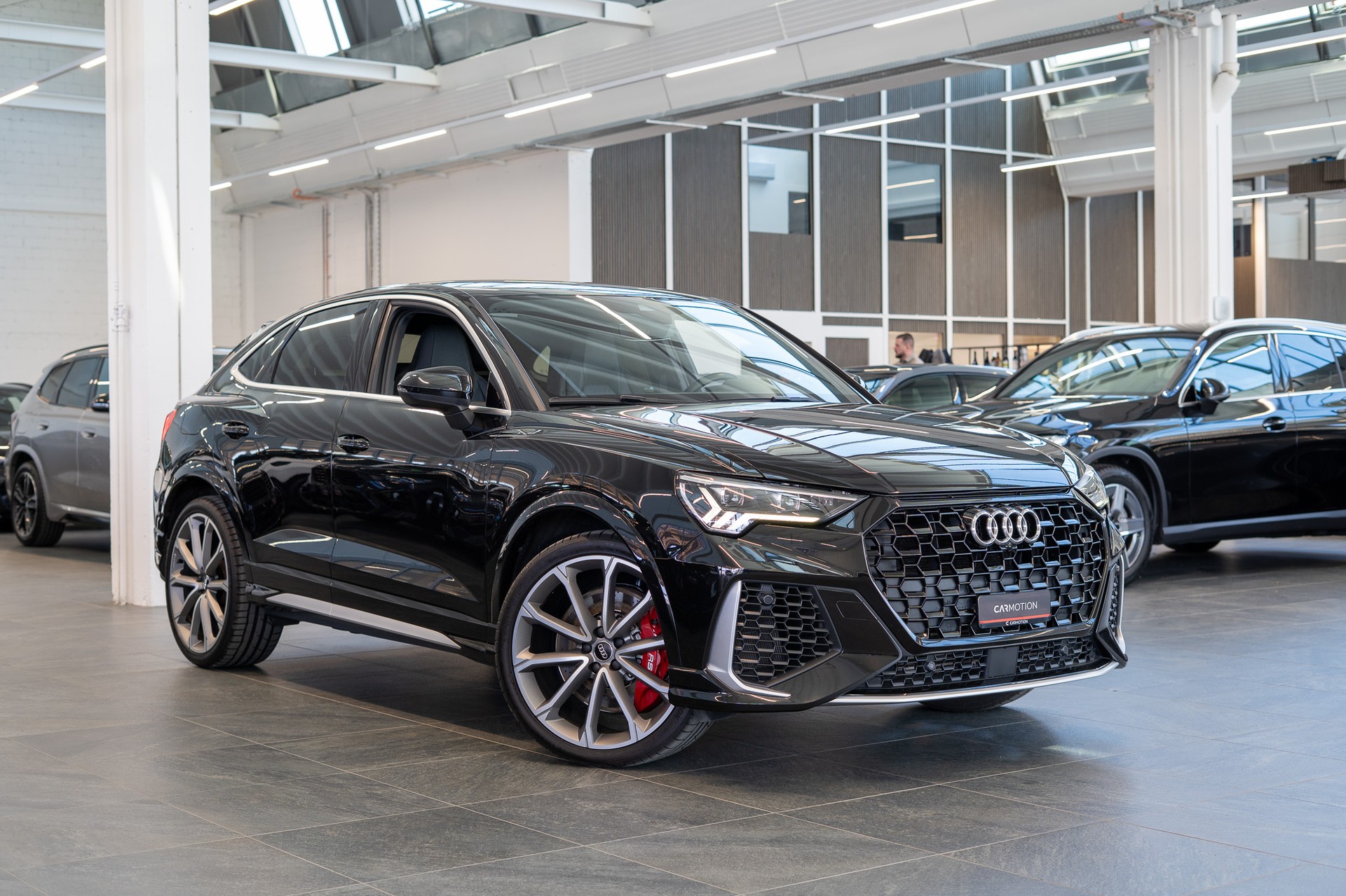 AUDI RS Q3 Sportback 2.5 TFSI quattro S-Tronic / Sportsitze / Rückfahrkamera / el. Sitze-image-2