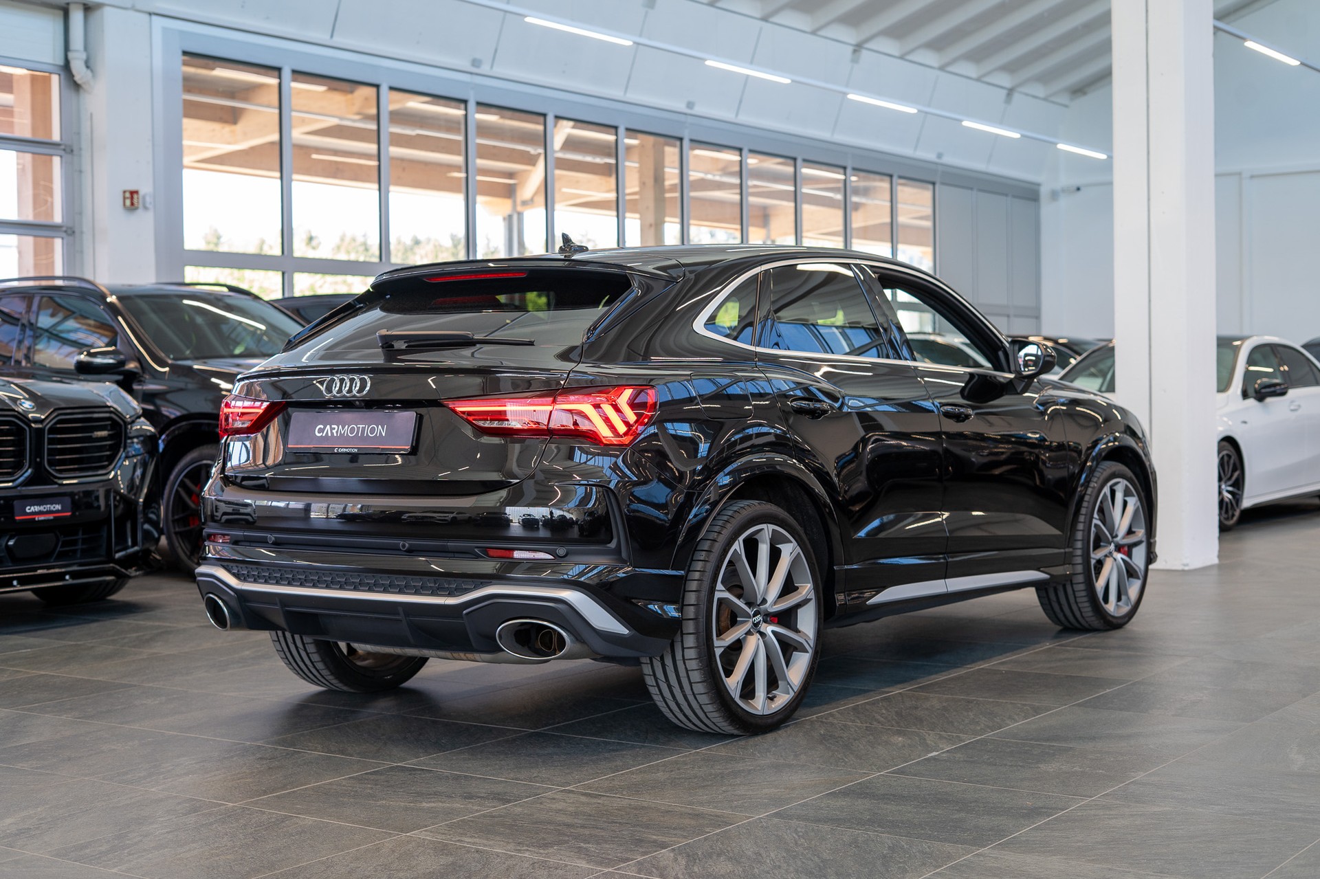 AUDI RS Q3 Sportback 2.5 TFSI quattro S-Tronic / Sportsitze / Rückfahrkamera / el. Sitze-image-3