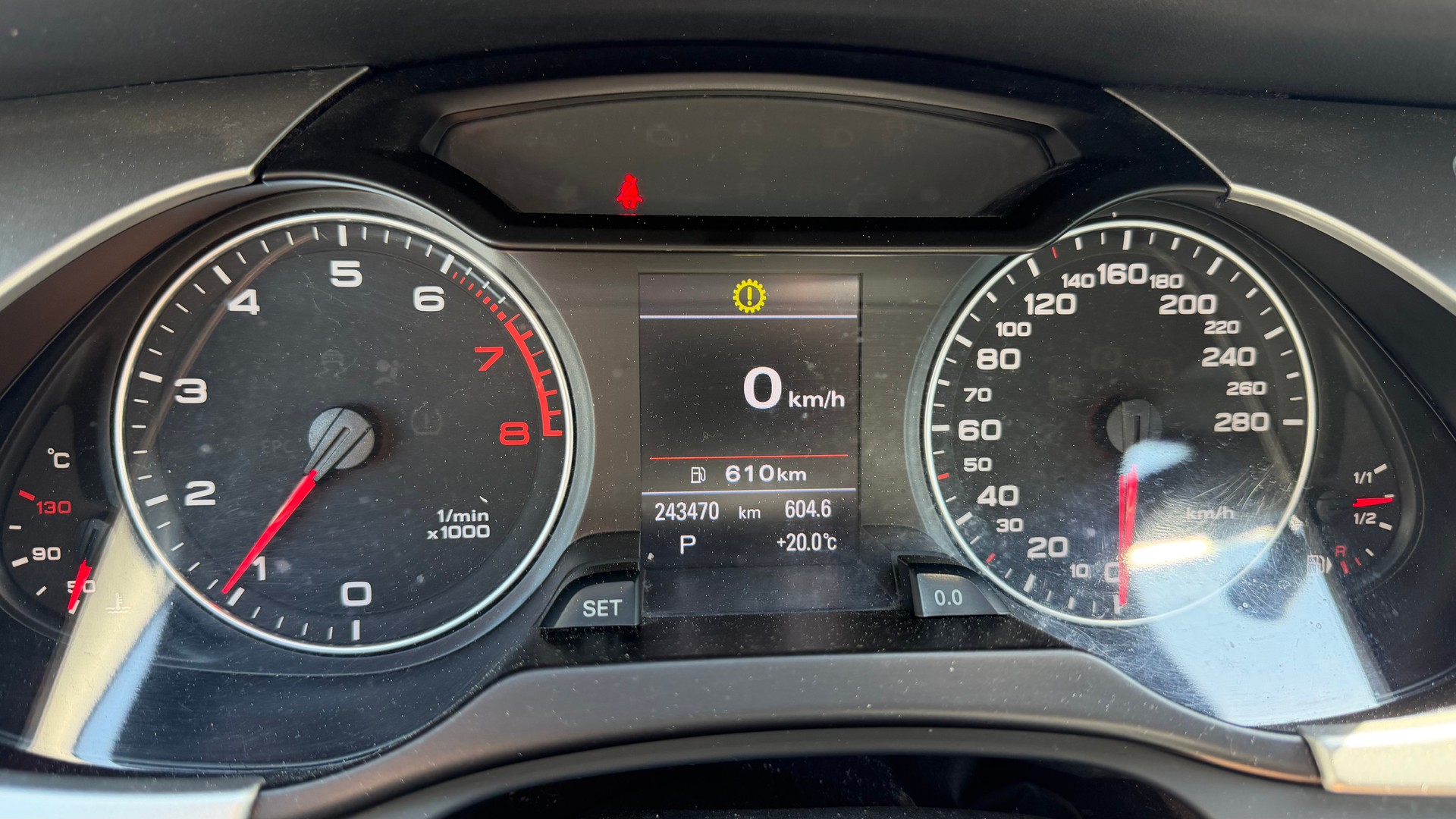 AUDI A4 Avant 2.0 TFSI multitronic-image-12