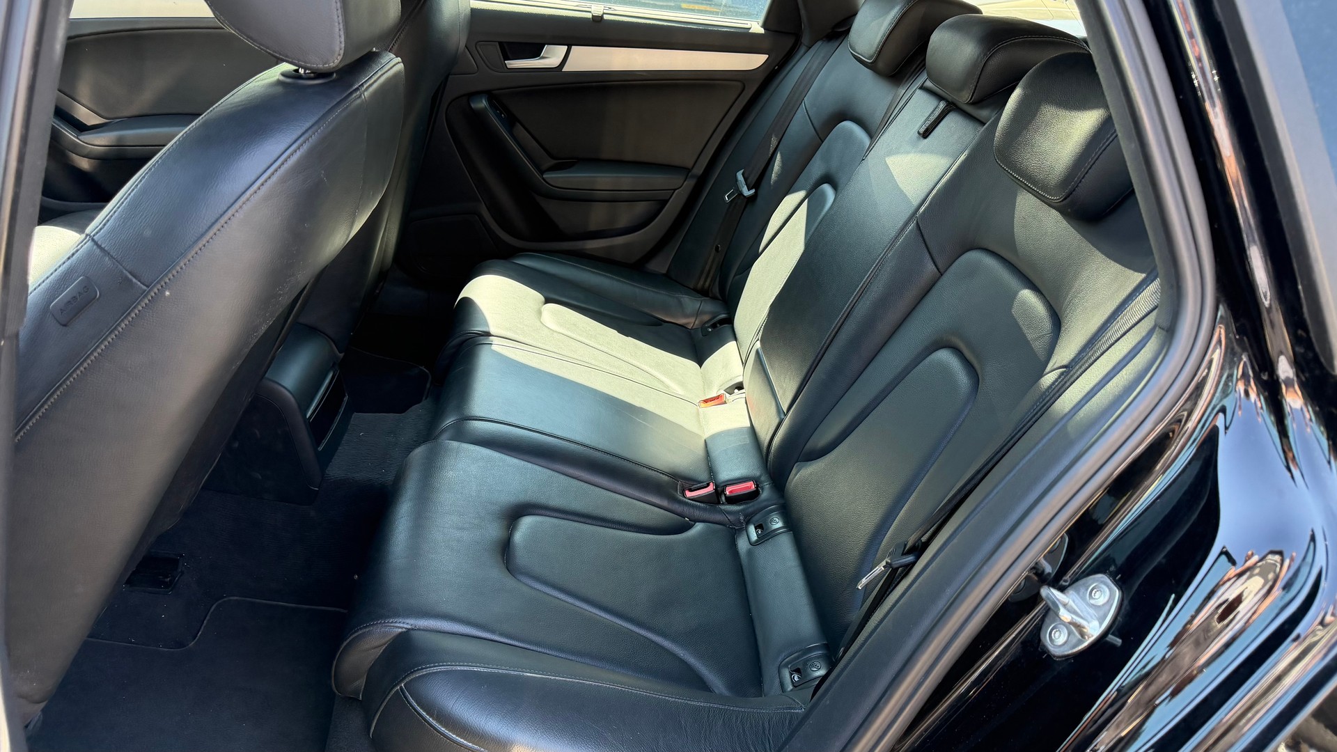 AUDI A4 Avant 2.0 TFSI multitronic-image-9