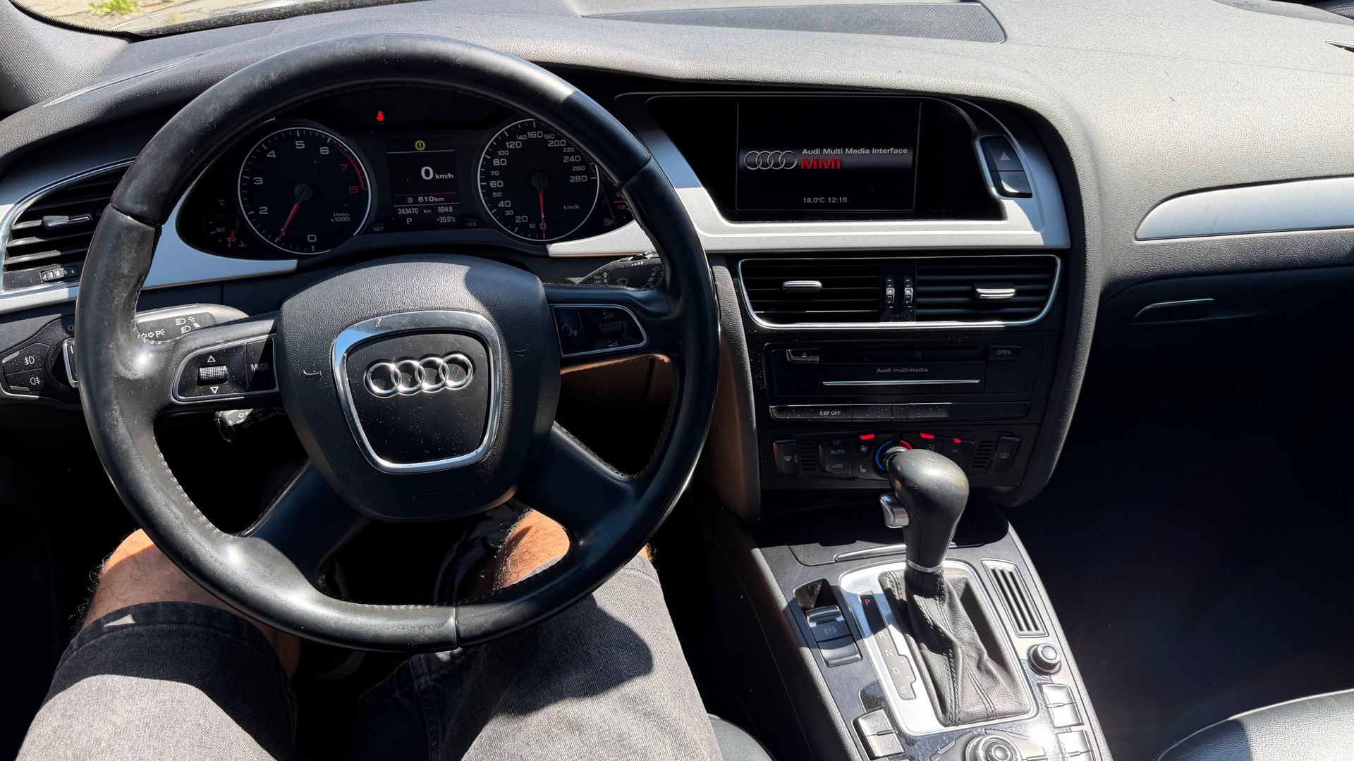 AUDI A4 Avant 2.0 TFSI multitronic-image-7