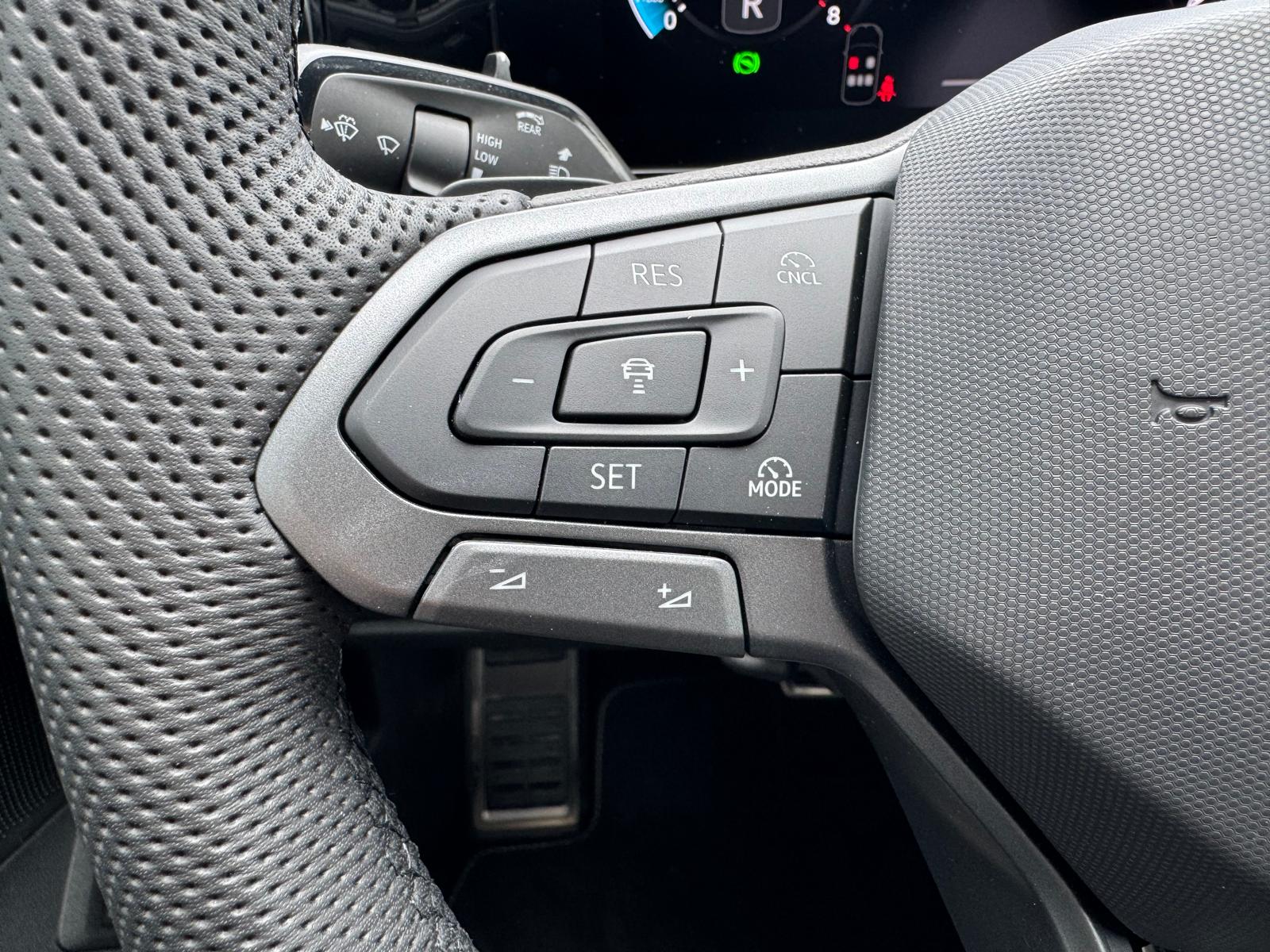 VW Tiguan 2.0 TSI DSG R-Line 4Motion-image-8