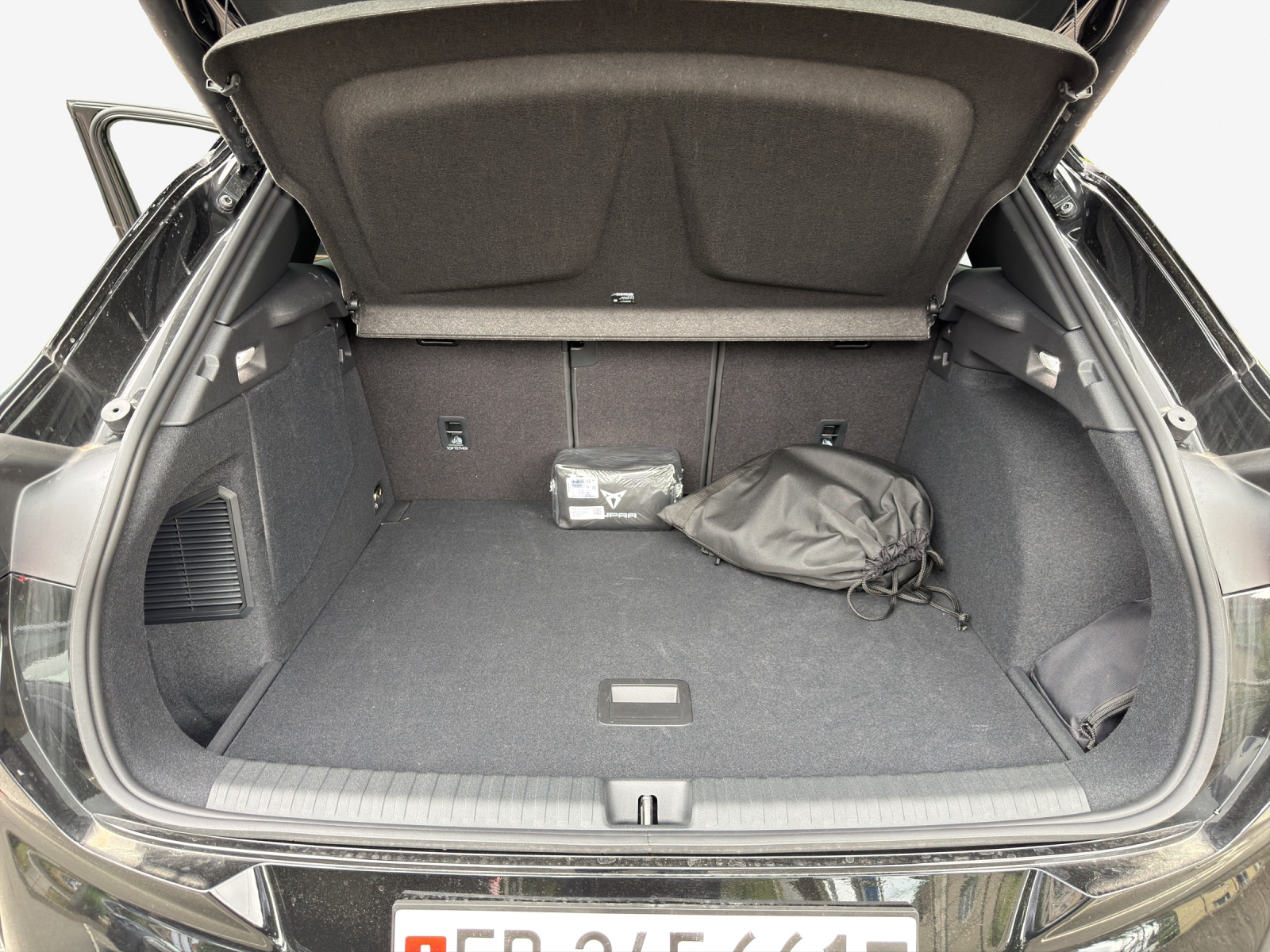 CUPRA Terramar 1.5 eHybrid DSG Black Symphony-image-12