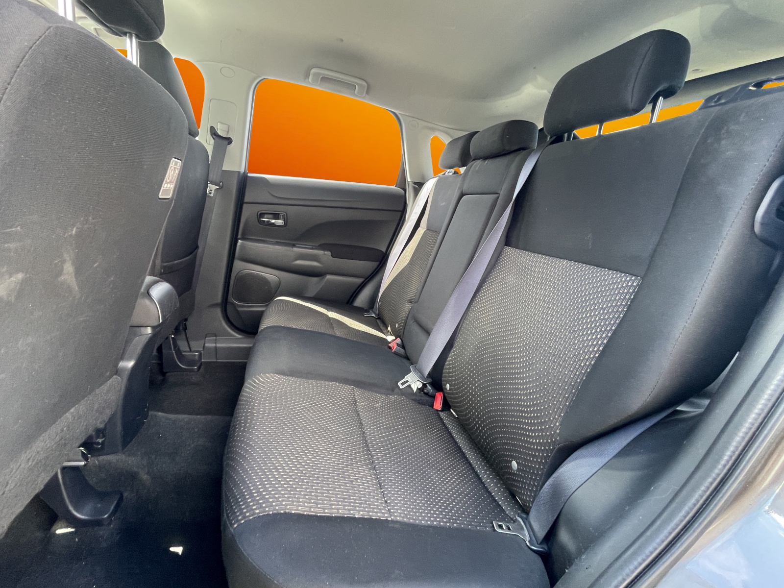 MITSUBISHI ASX 1.8 DID Invite 4WD-image-11
