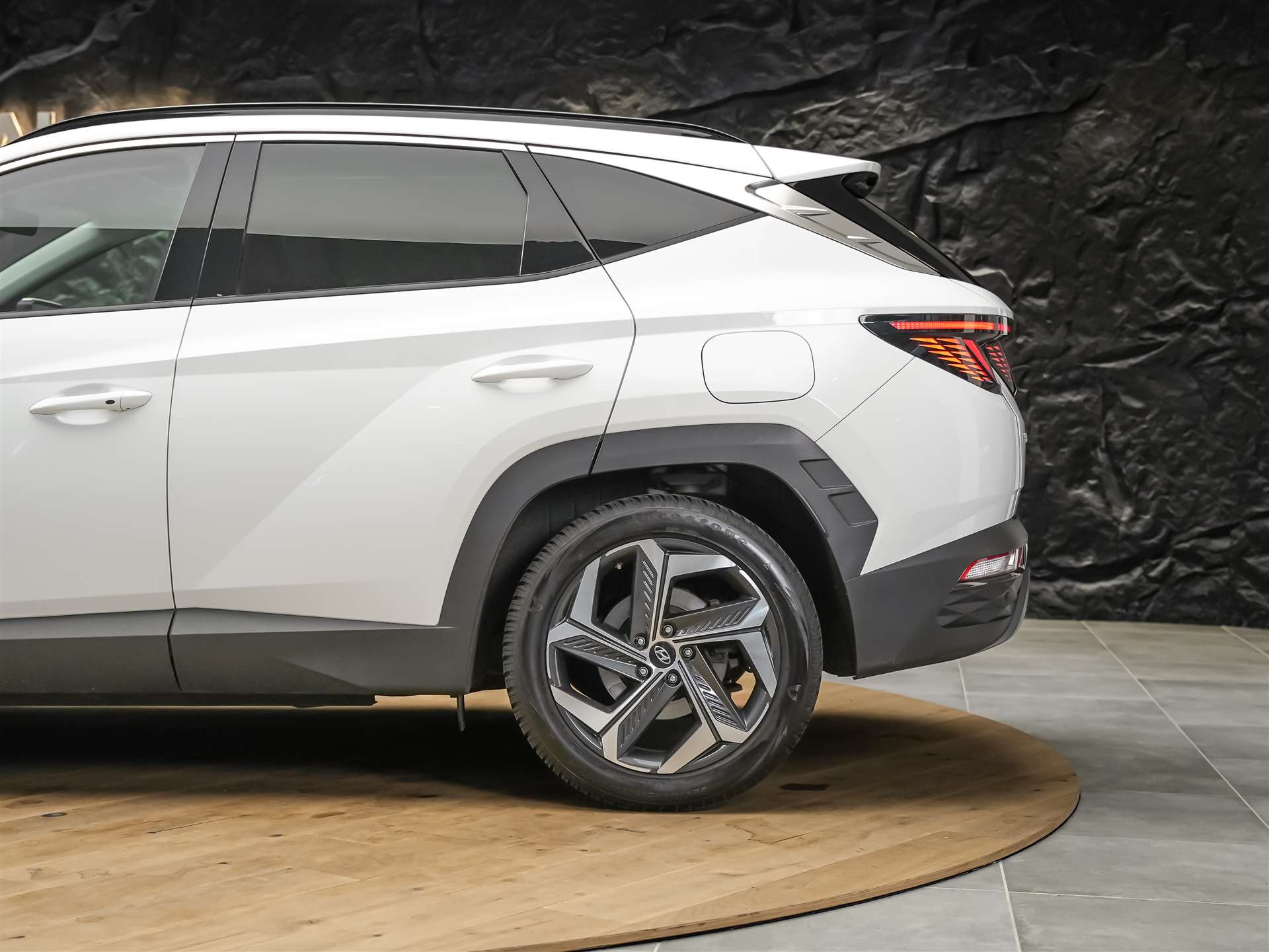 HYUNDAI Tucson 1.6 T-GDi Vertex 4WD *Panorama* 360° Kamera*Sitzkühlung*-image-20