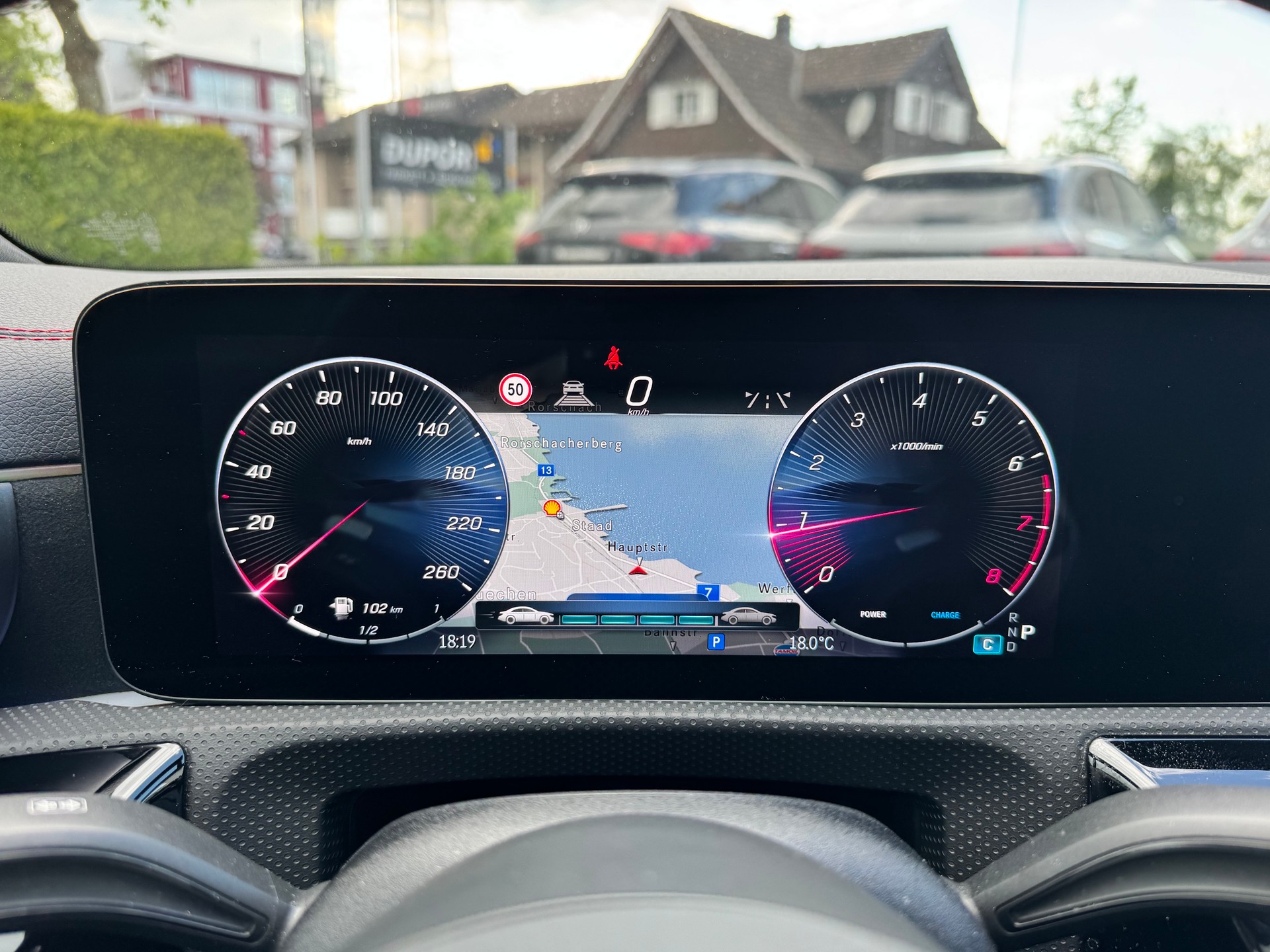 MERCEDES-BENZ CLA 200 AMG Line 7G-DCT-image-9