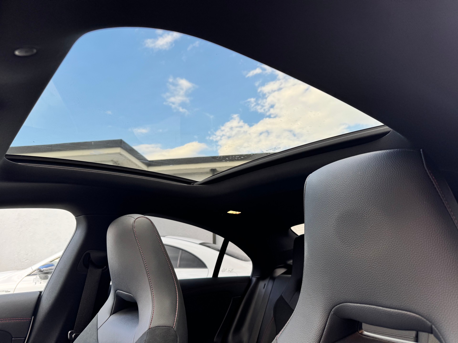 MERCEDES-BENZ CLA 200 AMG Line 7G-DCT-image-10
