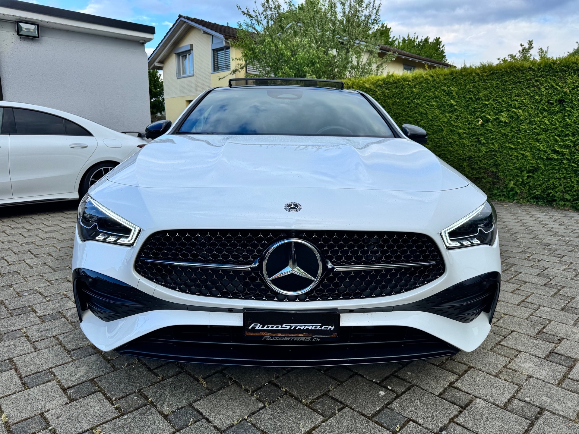 MERCEDES-BENZ CLA 200 AMG Line 7G-DCT-showroom-element-1