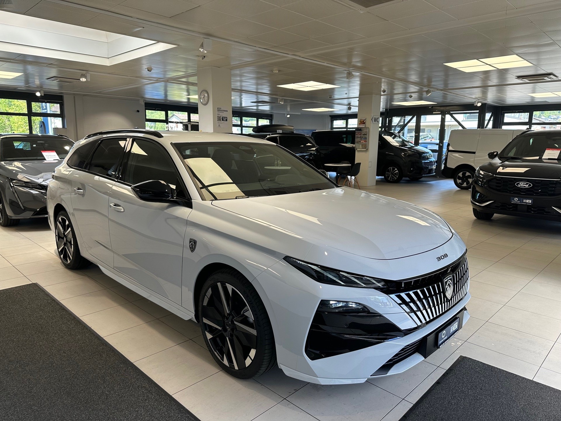 PEUGEOT 308 SW 1.2 Hybrid GT-image-2