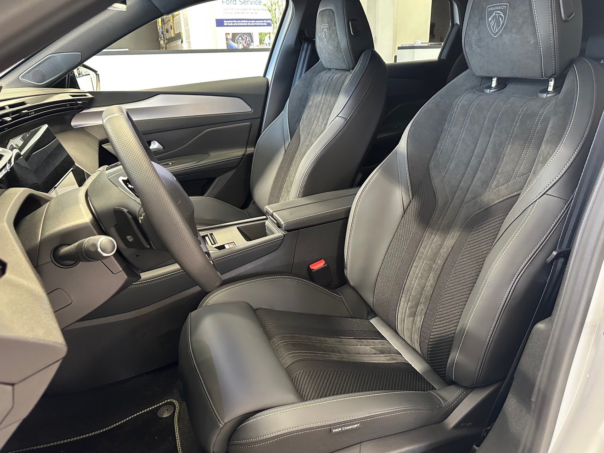 PEUGEOT 308 SW 1.2 Hybrid GT-image-8