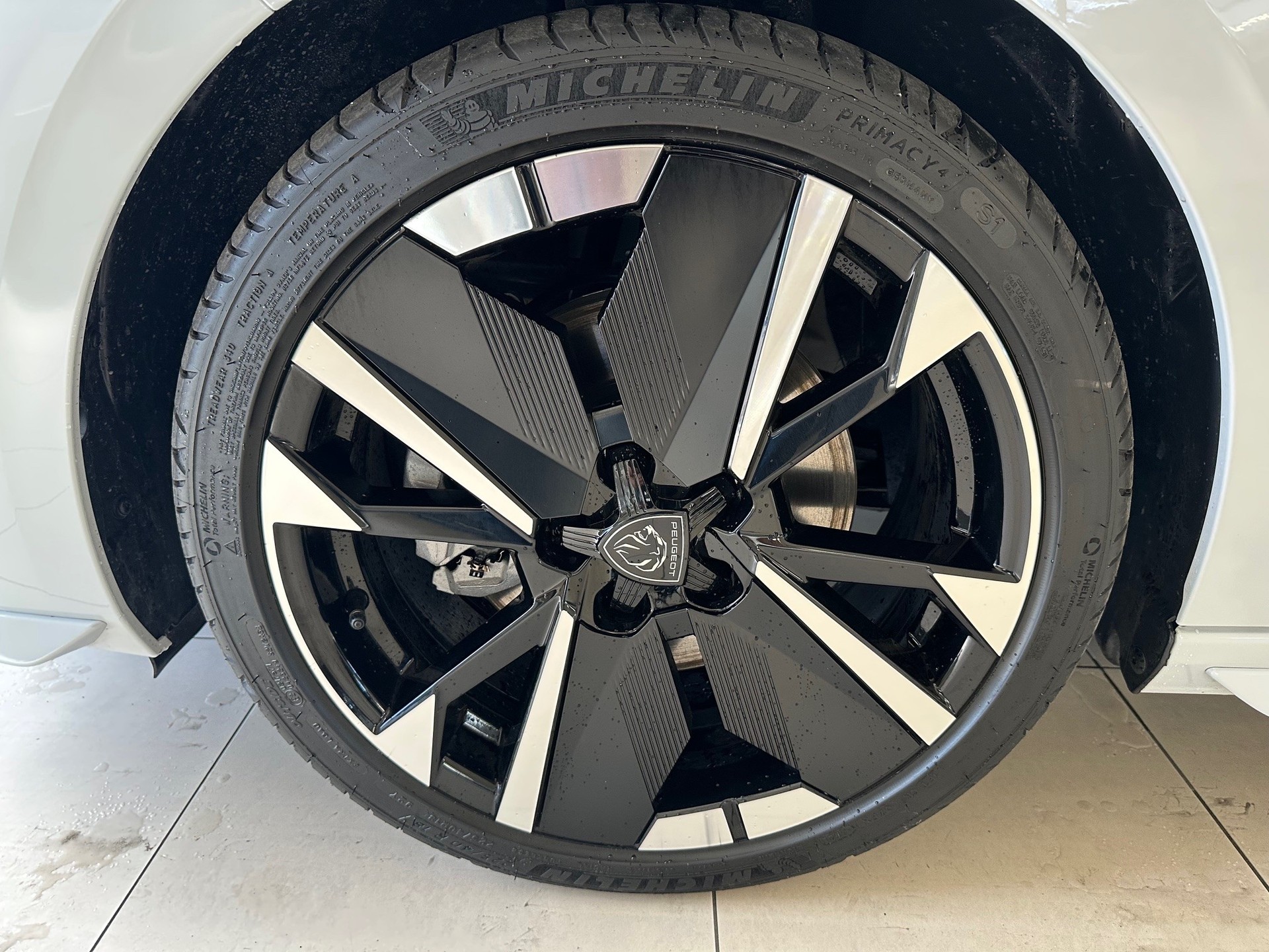 PEUGEOT 308 SW 1.2 Hybrid GT-image-11