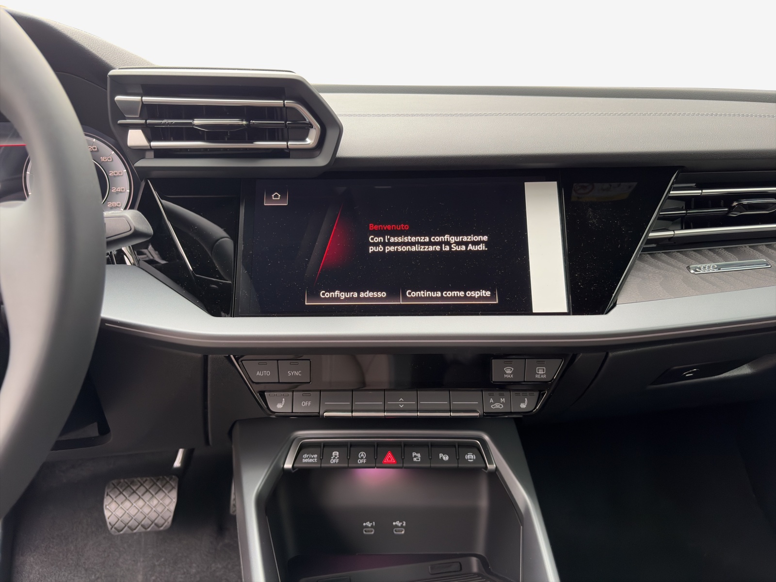 AUDI A3 allstreet 35 TFSI Attraction S-tronic-image-10