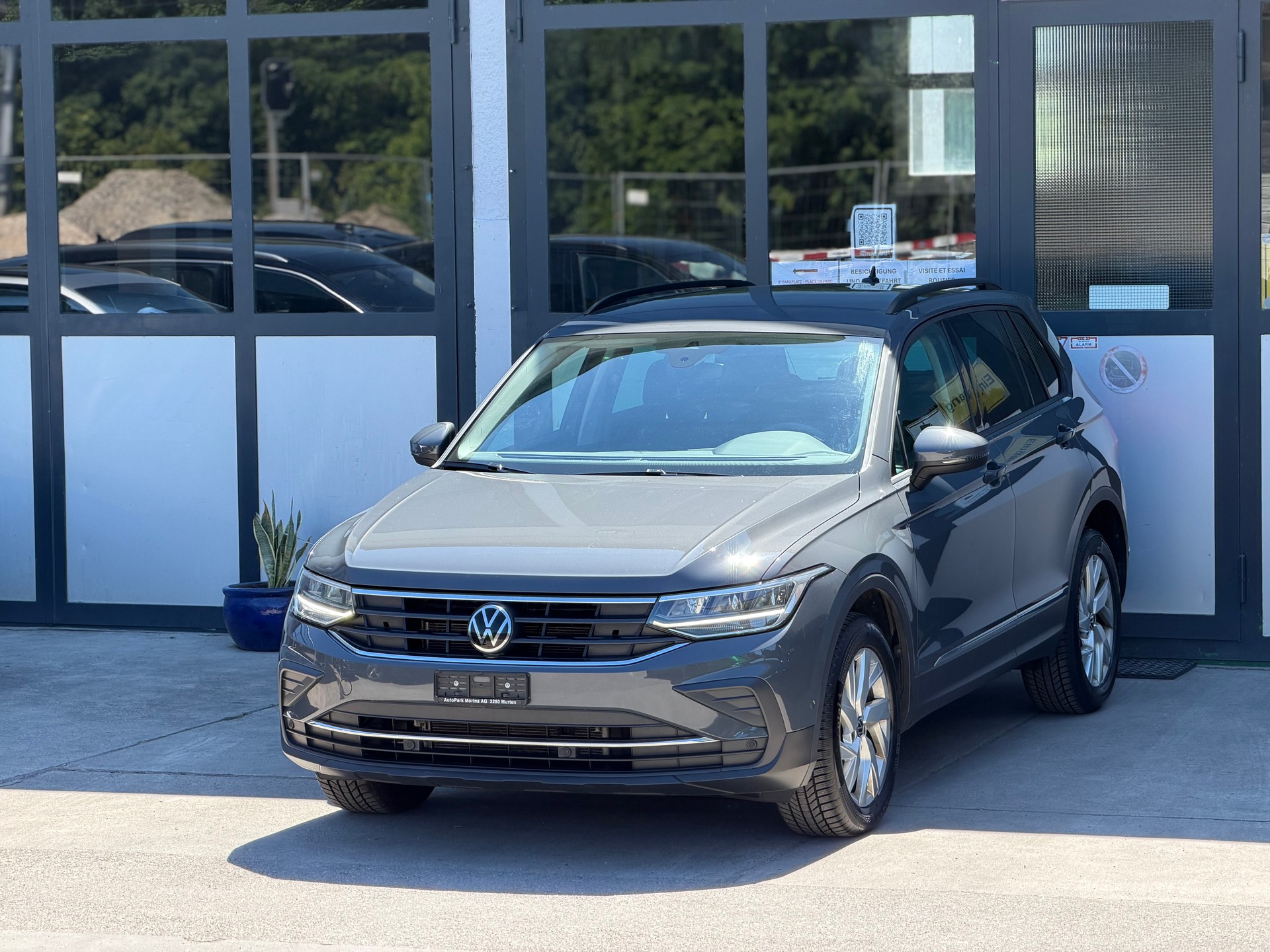 VW Tiguan 2.0 TDI SCR Life 4Motion DSG-image-1
