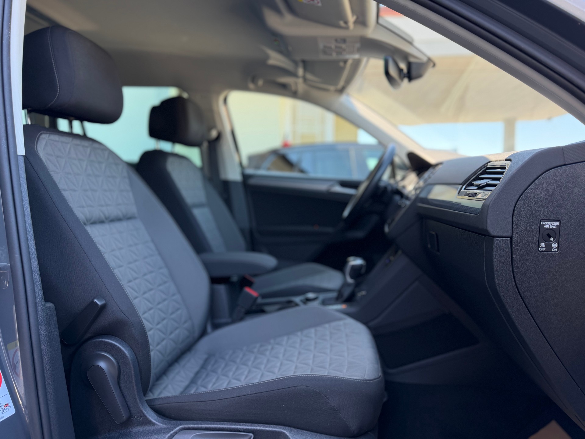 VW Tiguan 2.0 TDI SCR Life 4Motion DSG-image-13