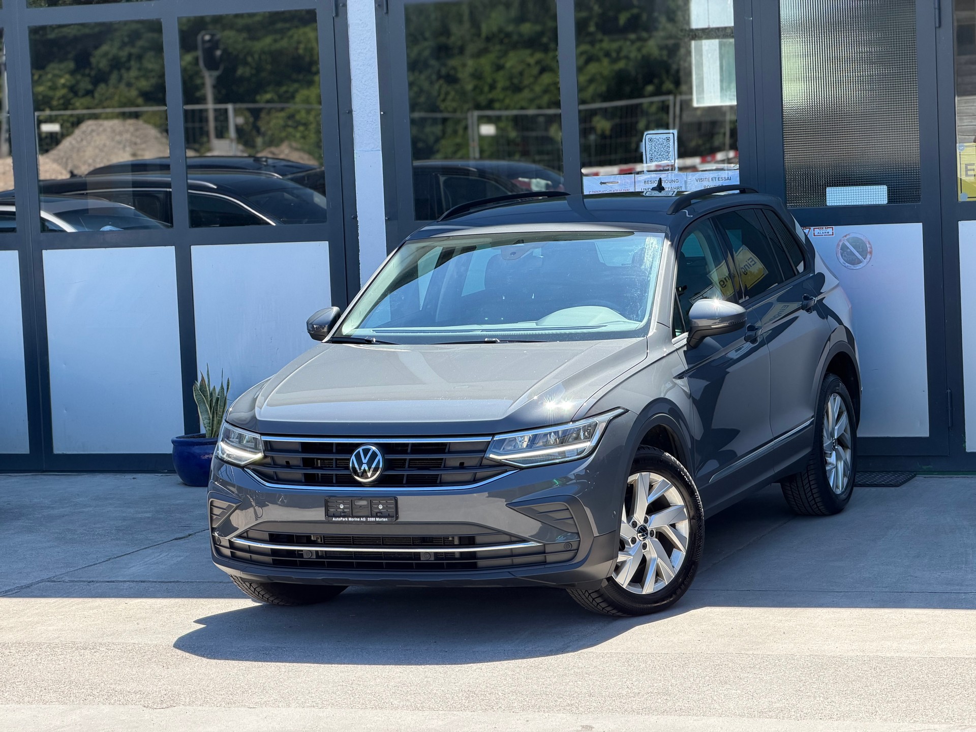 VW Tiguan 2.0 TDI SCR Life 4Motion DSG-image-0