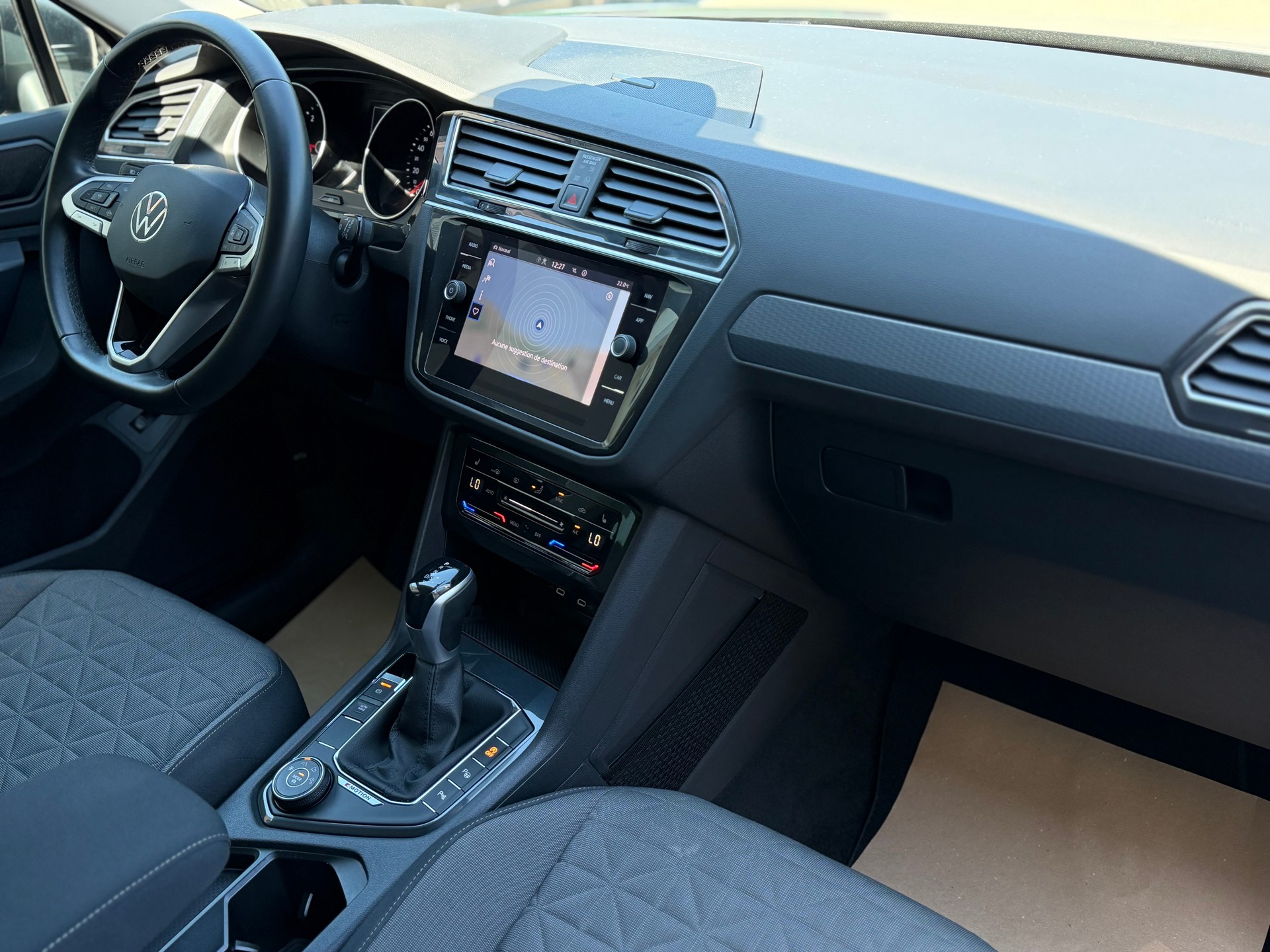 VW Tiguan 2.0 TDI SCR Life 4Motion DSG-image-14
