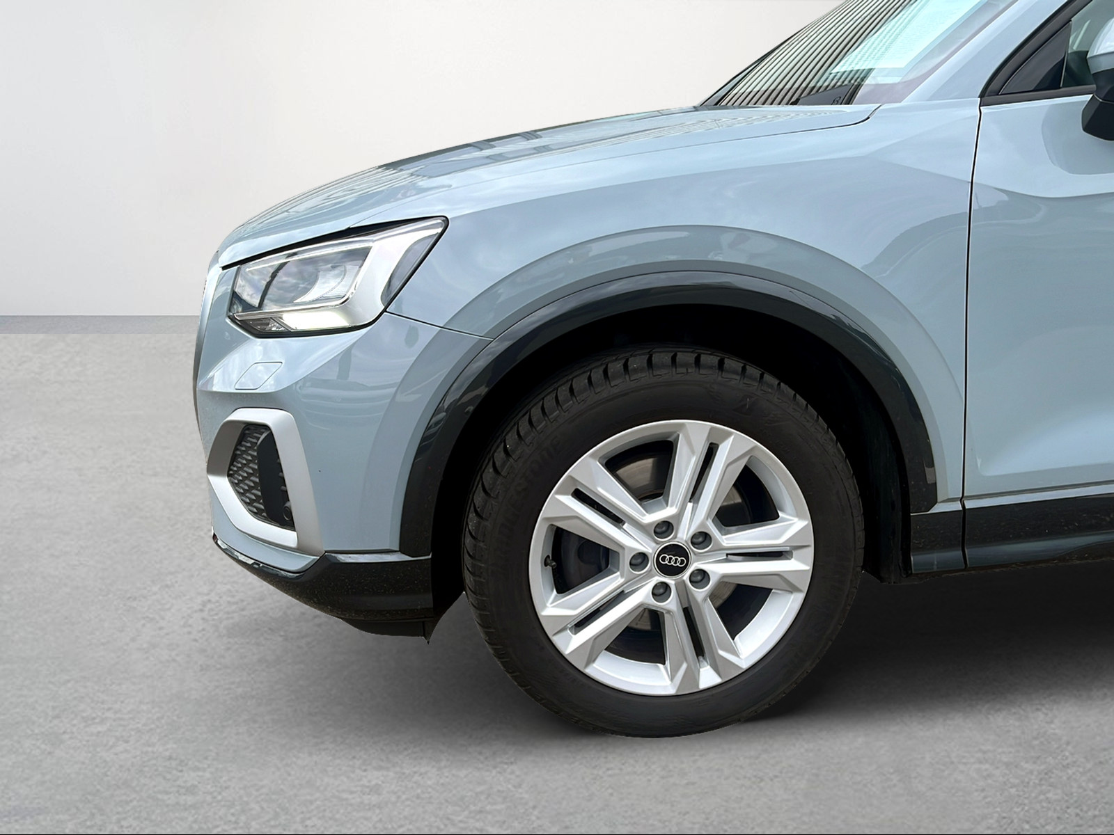 AUDI Q2 35 TDI advanced quattro S-tronic-image-8