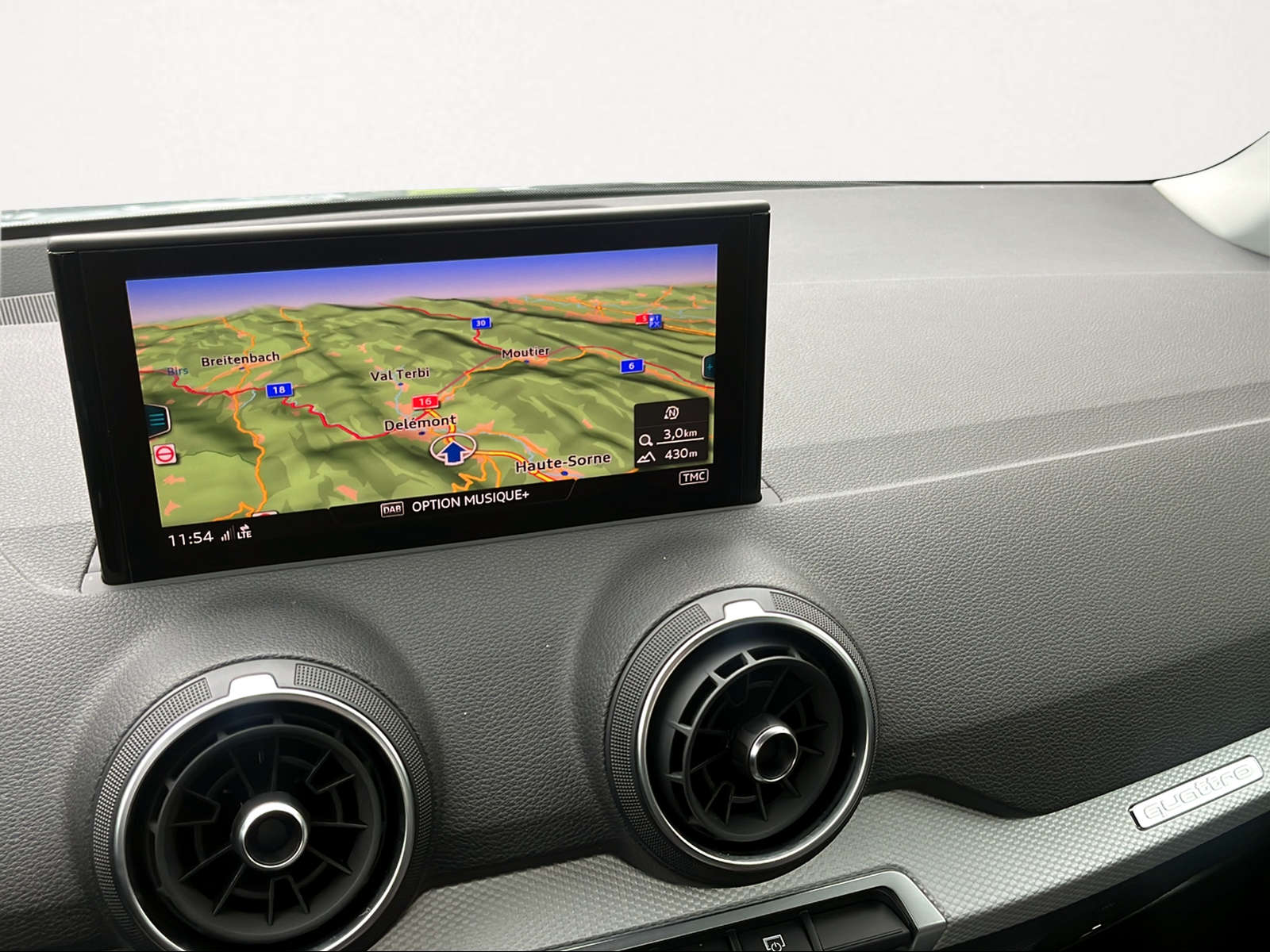 AUDI Q2 35 TDI advanced quattro S-tronic-image-9