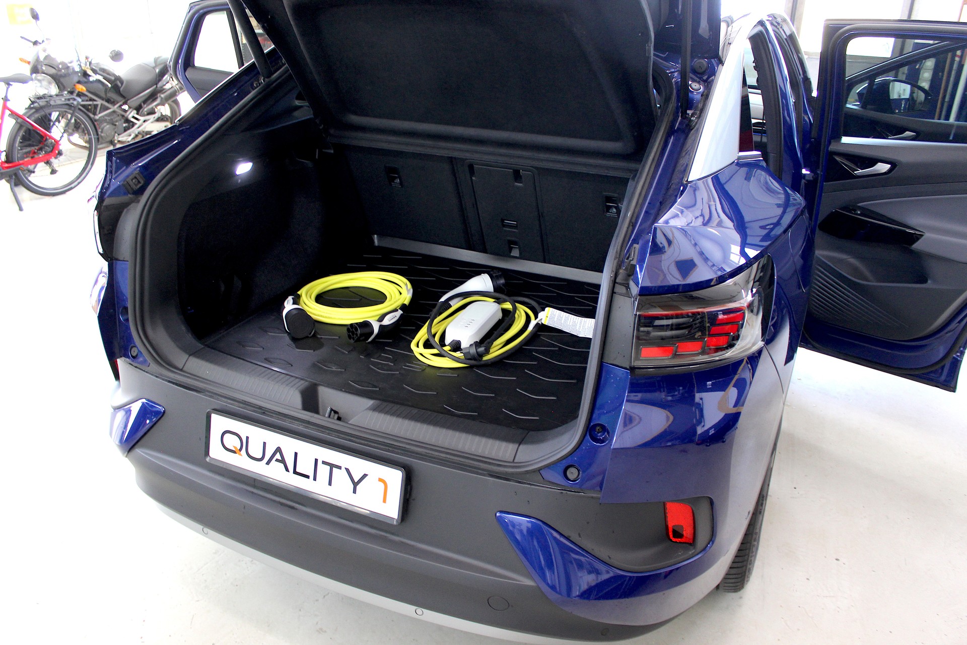 VW ID.5 Pro Performance 77 kWh 💥 TOP Ausstattung inkl. AHK 💥 Garantie 💥 Lieferung möglich-image-29