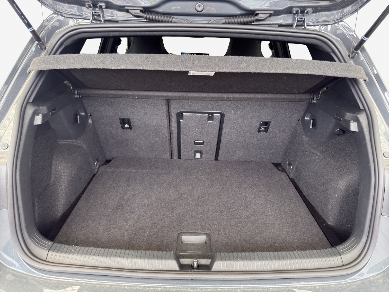 VW Golf 2.0 TSI R-Line DSG 4 Motion-image-12