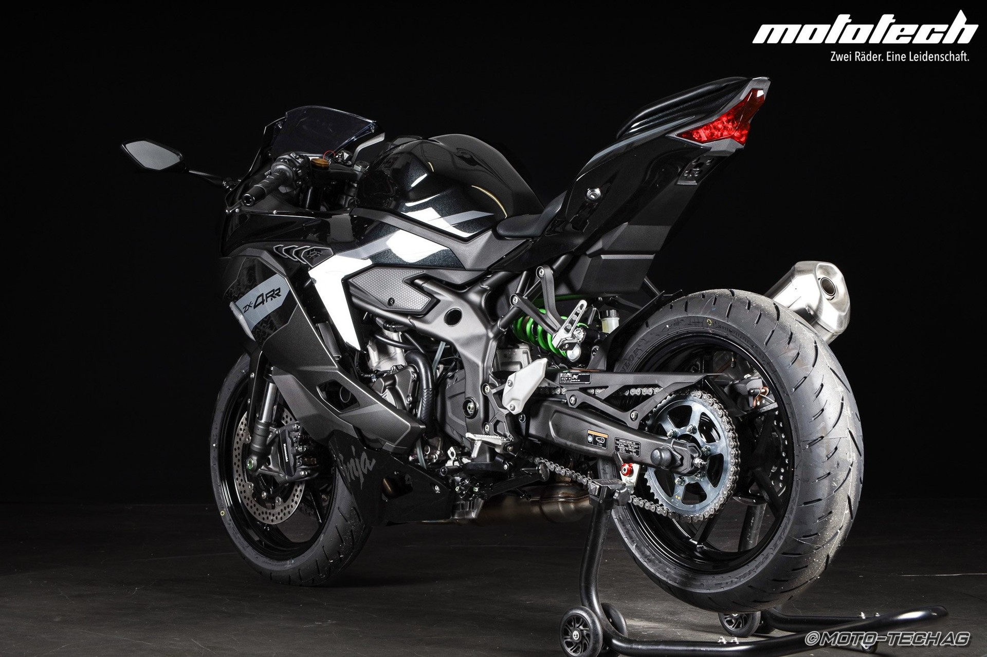 KAWASAKI Ninja ZX-4RR MY26-showroom-element-3