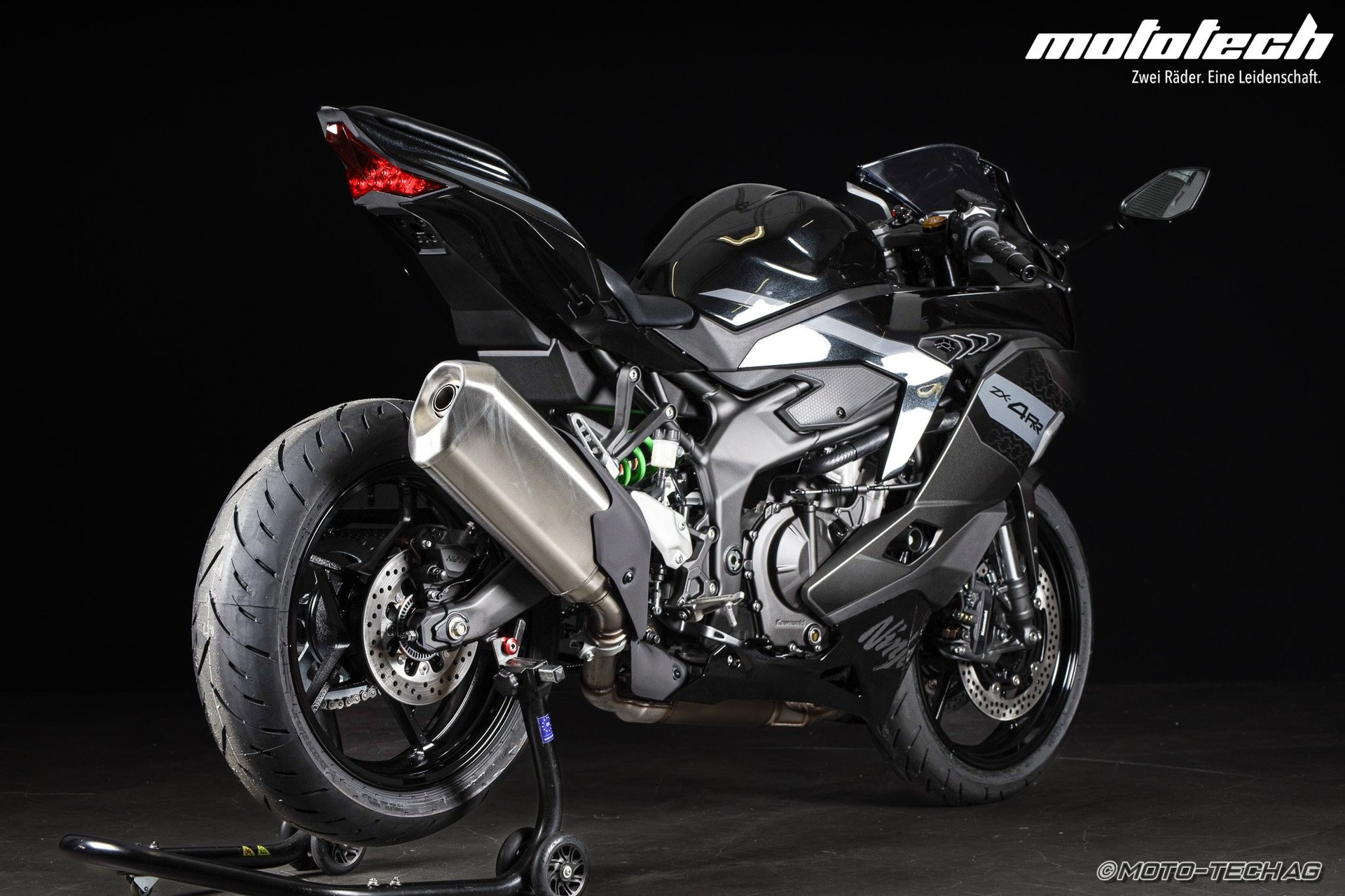 KAWASAKI Ninja ZX-4RR MY26-showroom-element-2