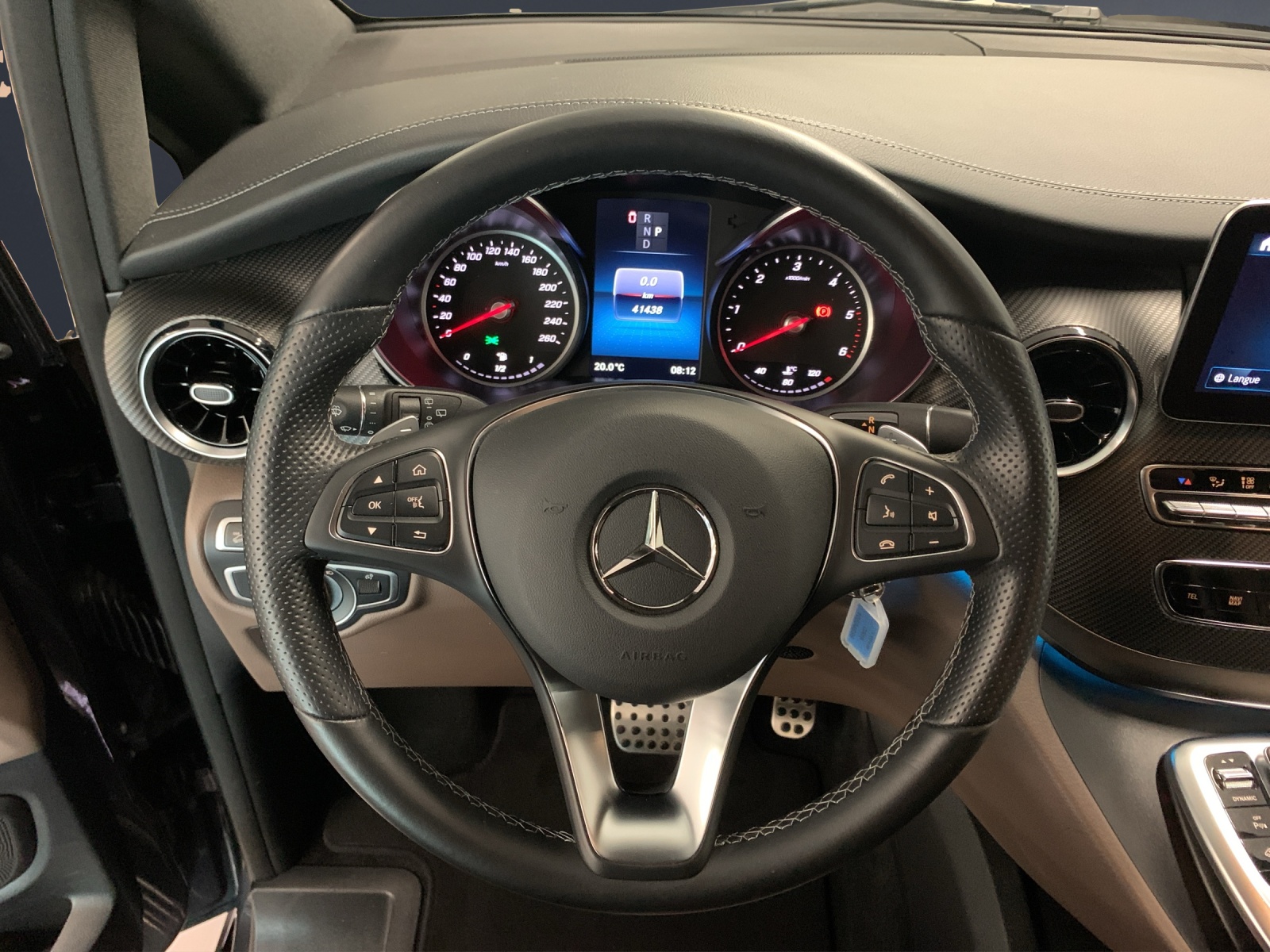 MERCEDES-BENZ V 300 d lang Swiss Edition 4Matic 9G-Tronic-image-7