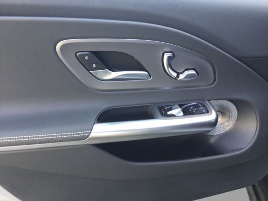 MERCEDES-BENZ CLA 220 8G-DCT 4Matic-image-9