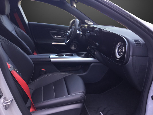 MERCEDES-BENZ CLA 220 8G-DCT 4Matic-image-8