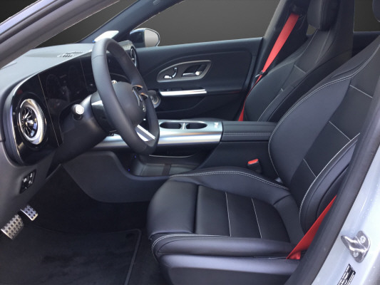 MERCEDES-BENZ CLA 220 8G-DCT 4Matic-image-6