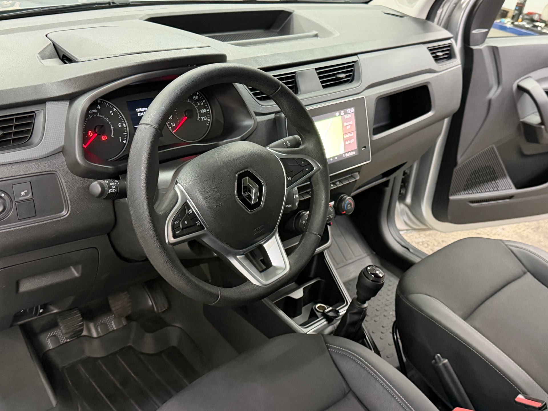 RENAULT Express 1.5 Blue dCi 95 Advance-image-9