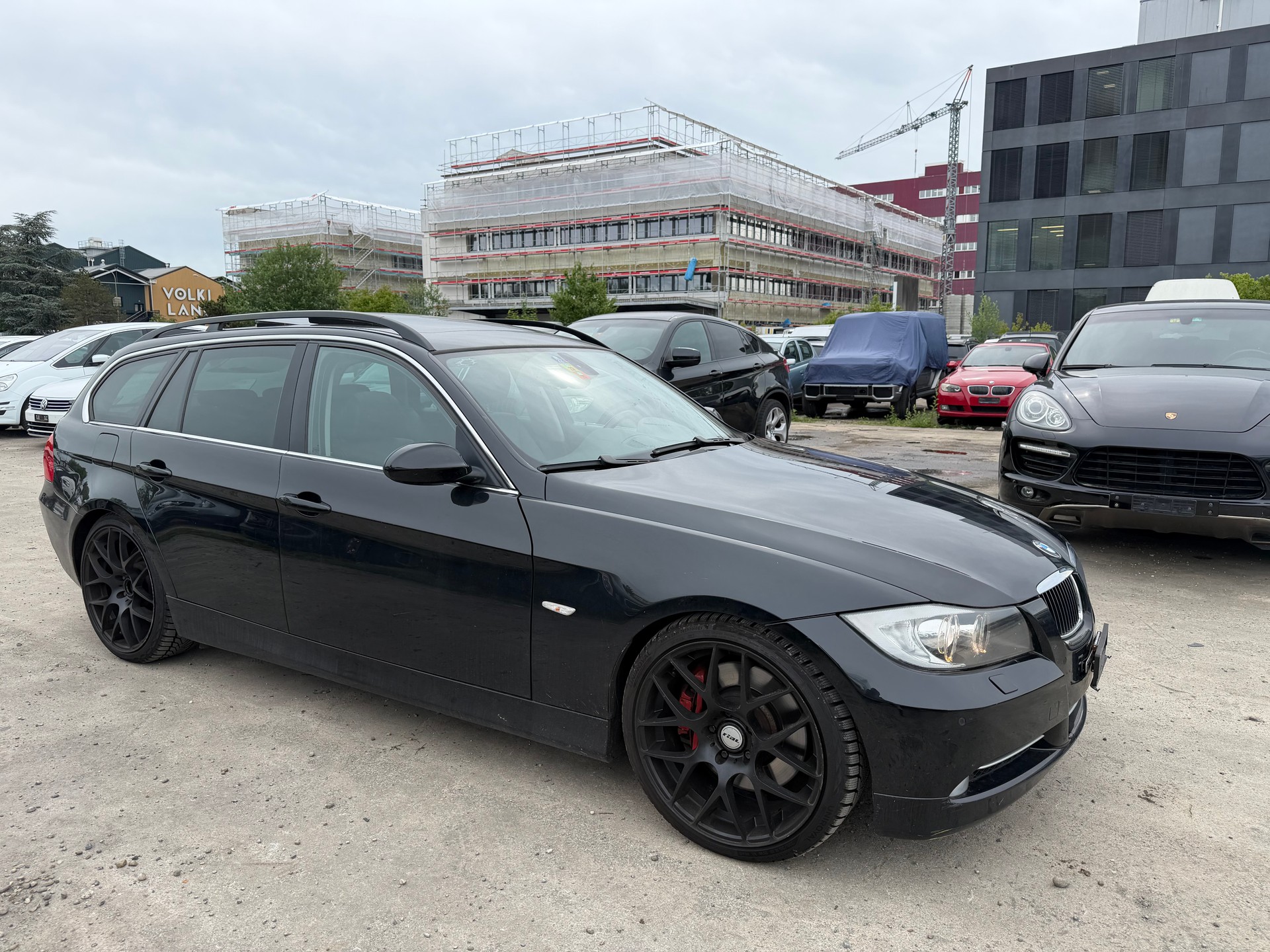 BMW 335i Touring-image-0