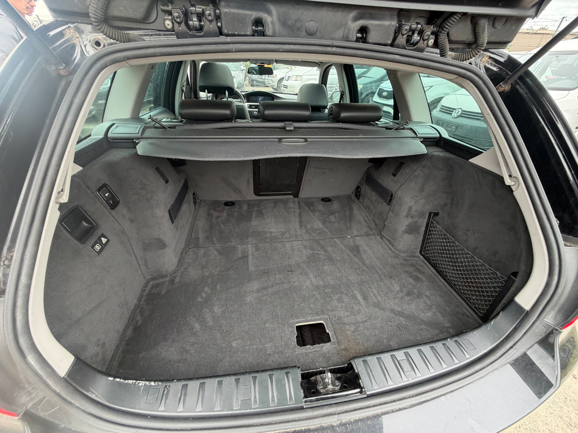 BMW 335i Touring-image-11
