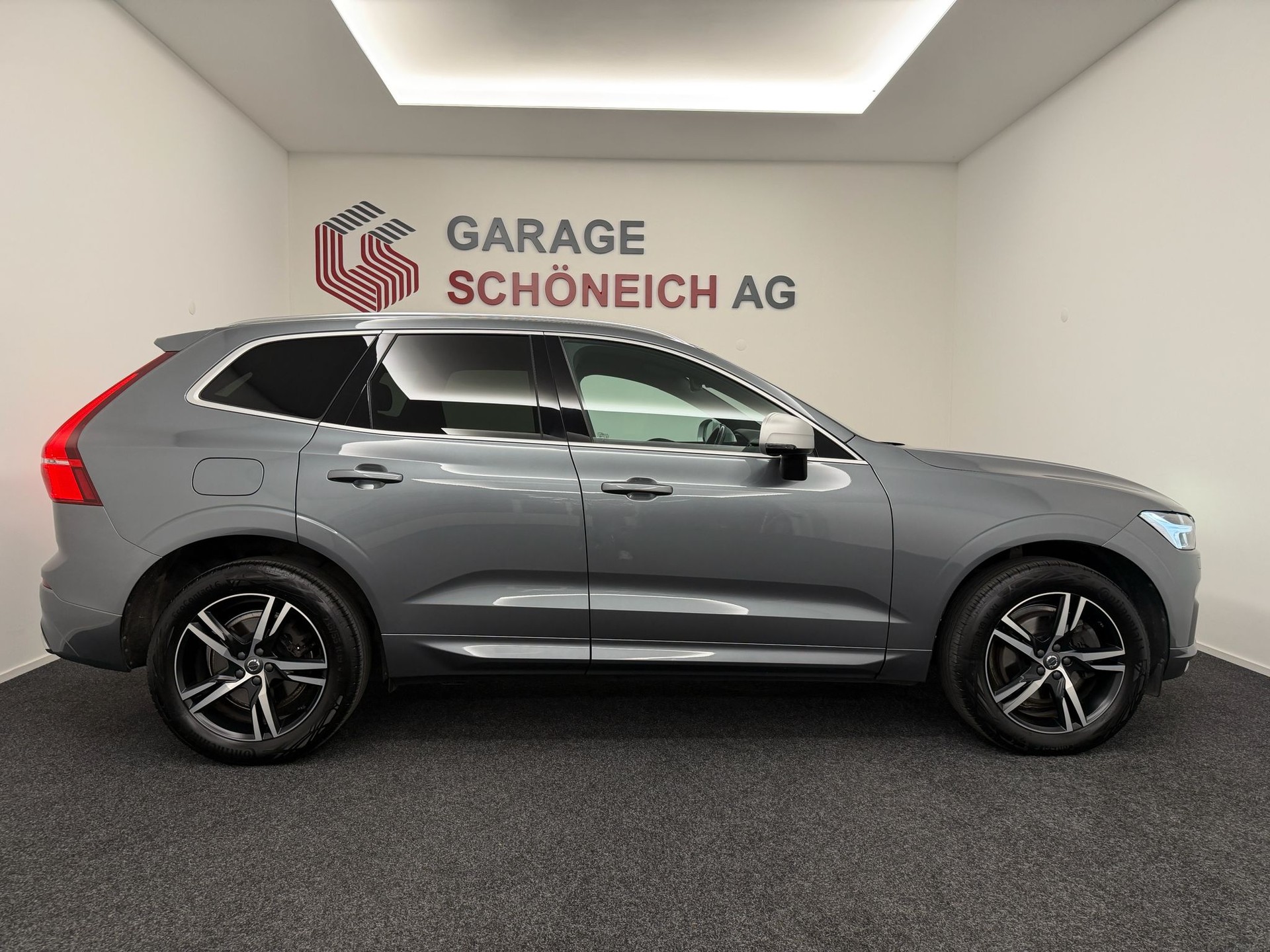 VOLVO XC60 D5 AWD R-Design Geartronic-image-3