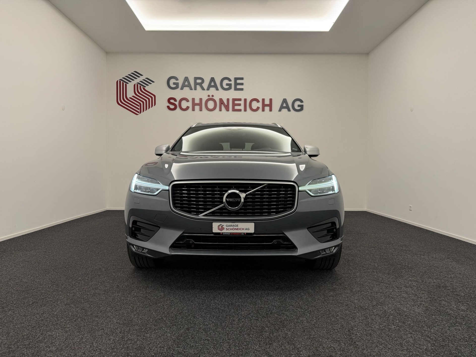 VOLVO XC60 D5 AWD R-Design Geartronic-image-2
