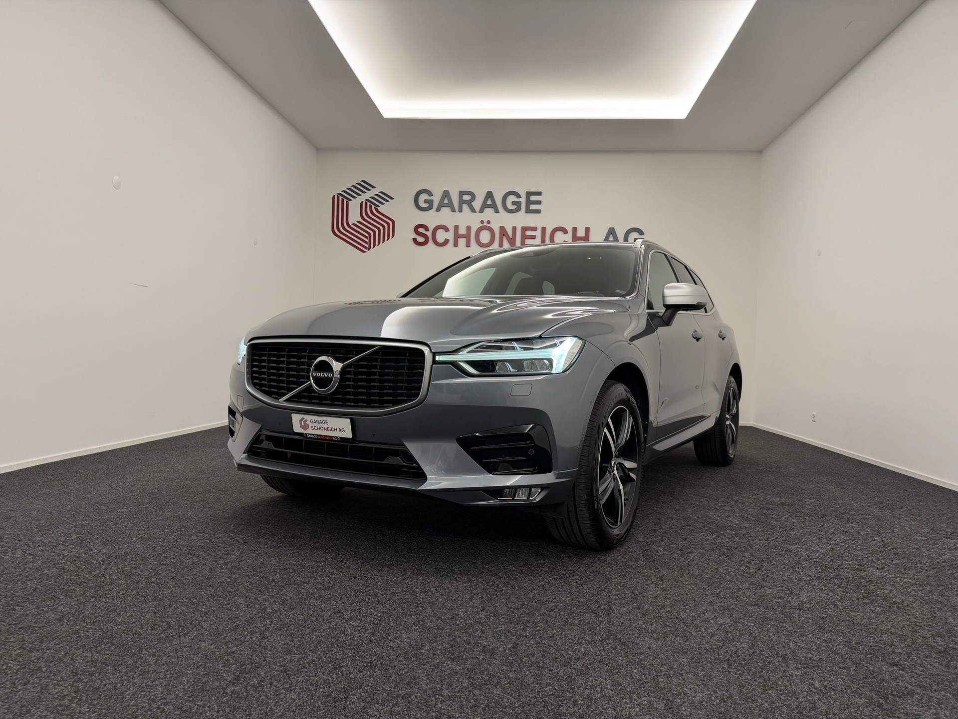 VOLVO XC60 D5 AWD R-Design Geartronic-image-0