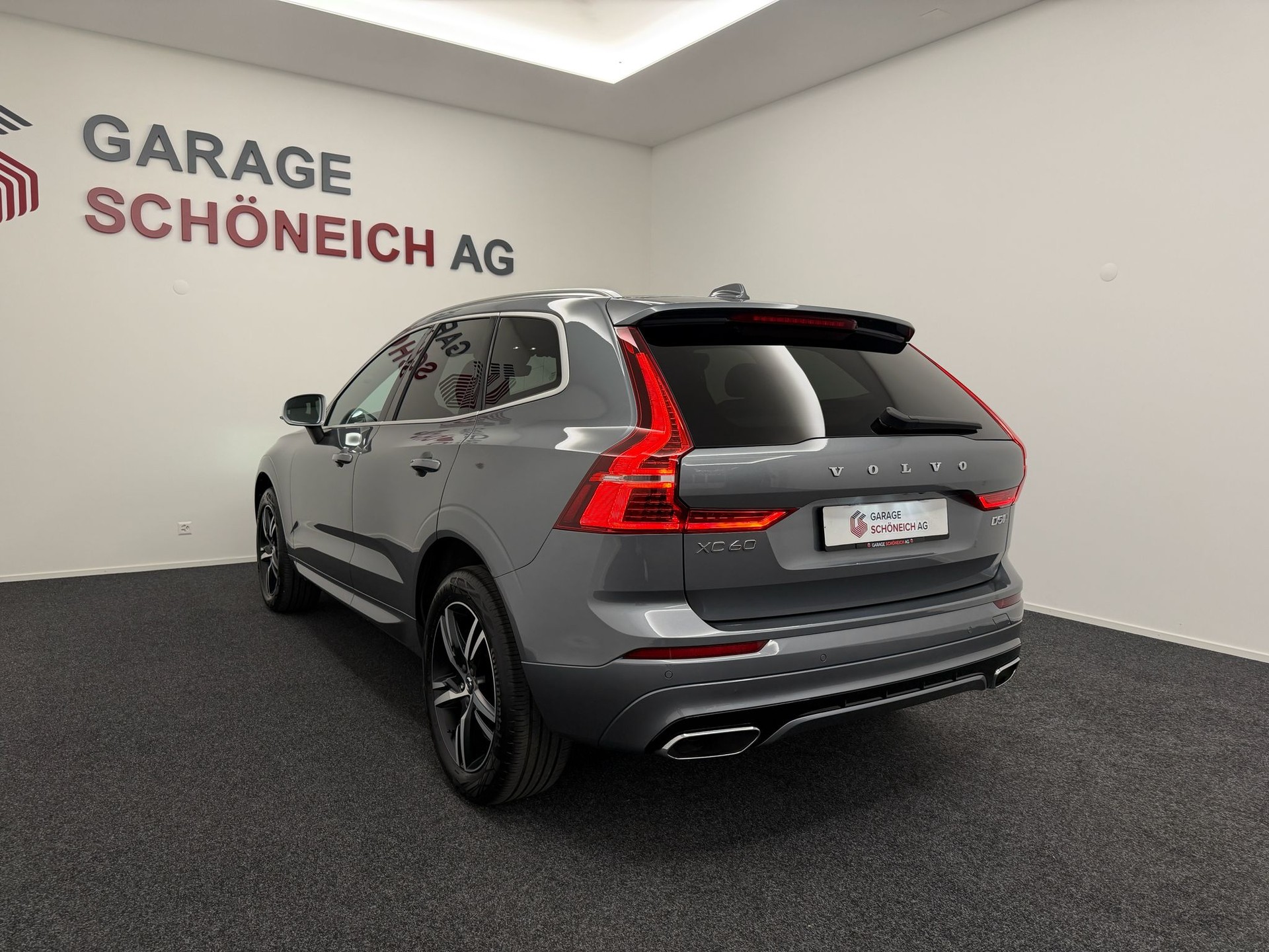 VOLVO XC60 D5 AWD R-Design Geartronic-image-6