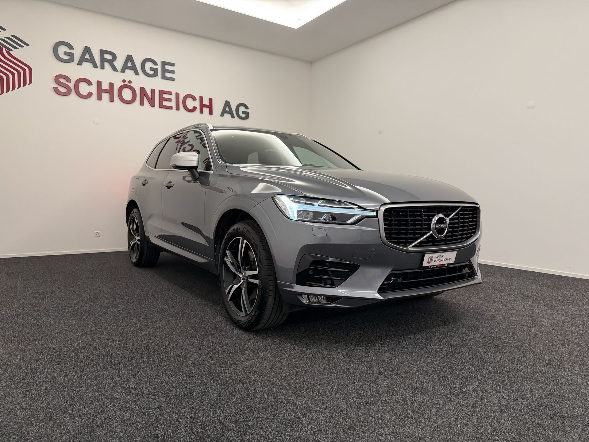 VOLVO XC60 D5 AWD R-Design Geartronic-image-1